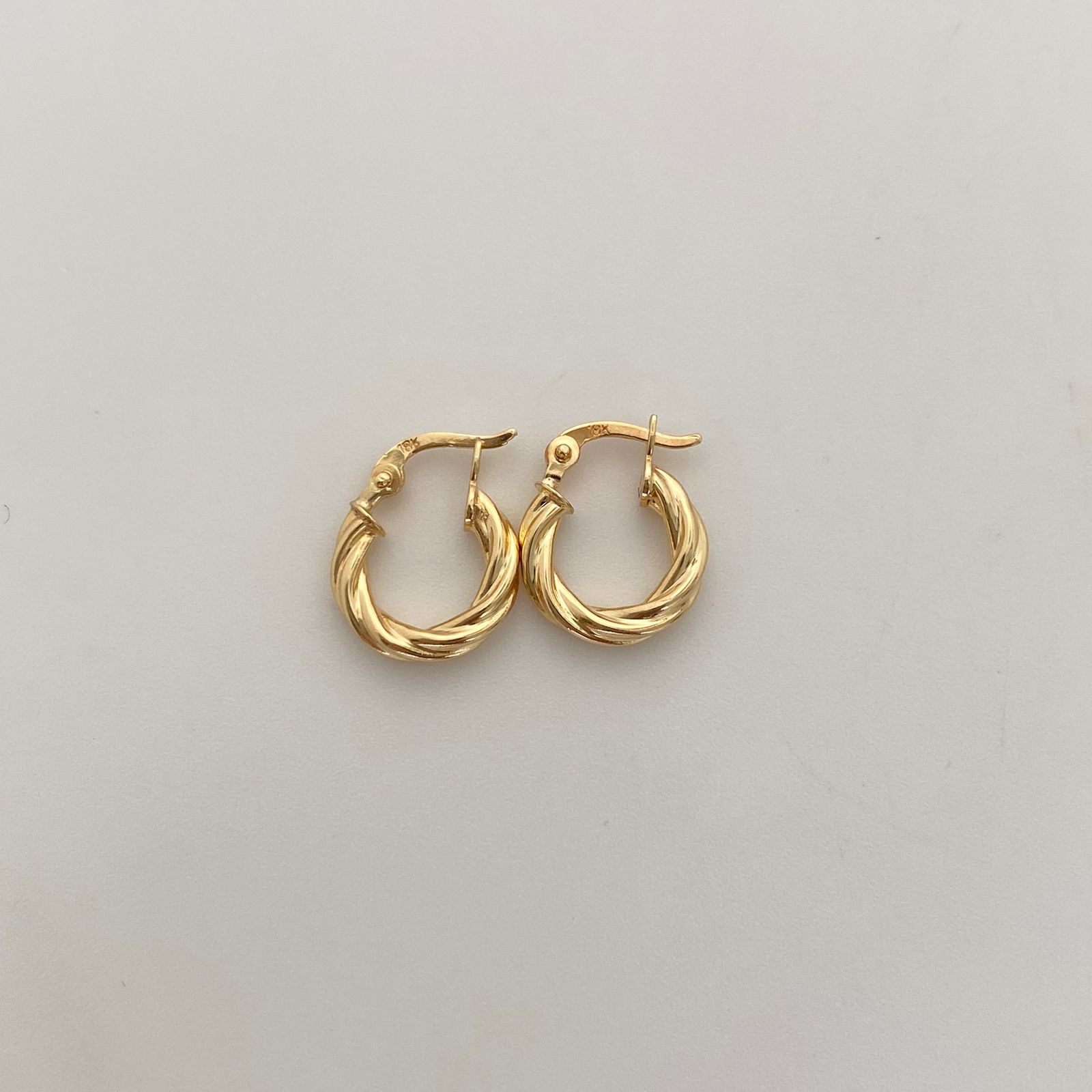 Candonga Entorchada Oro amarillo 18k 1,15 Gr / 1,5 Cm