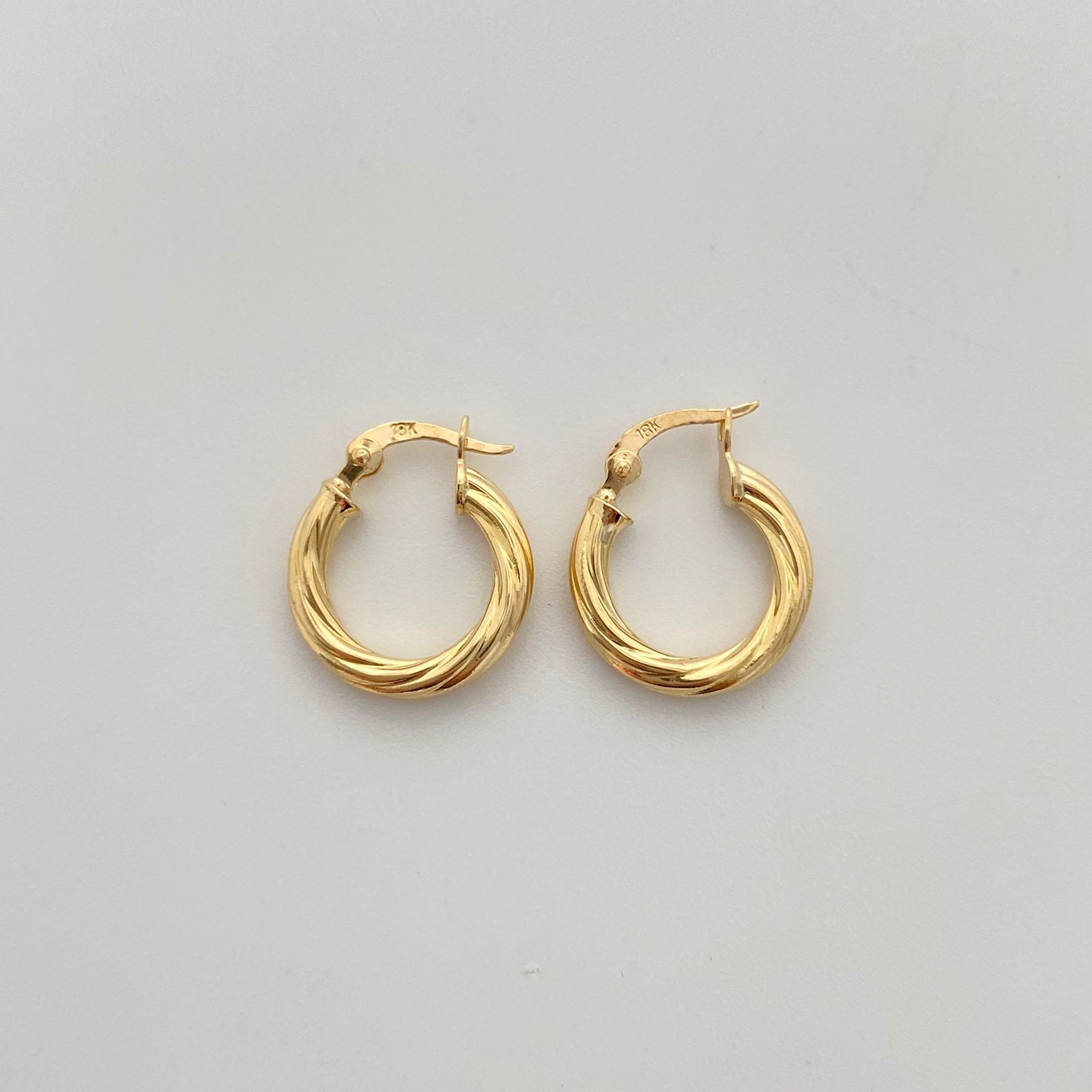 Candonga entorchada  Oro amarillo 18k 1,45 Gr / 1,3 Cm