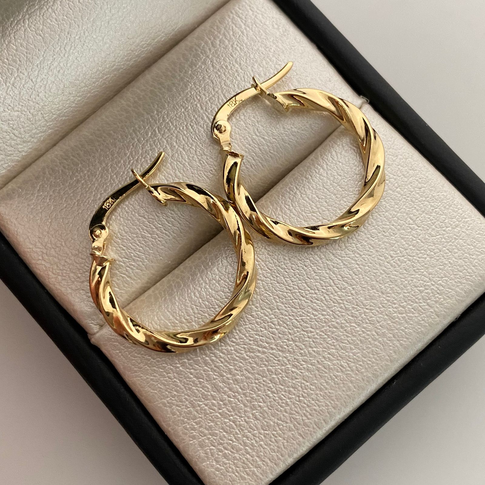 Candonga entorchada Oro amarillo 18k 1,7 Gr / 2 Cm
