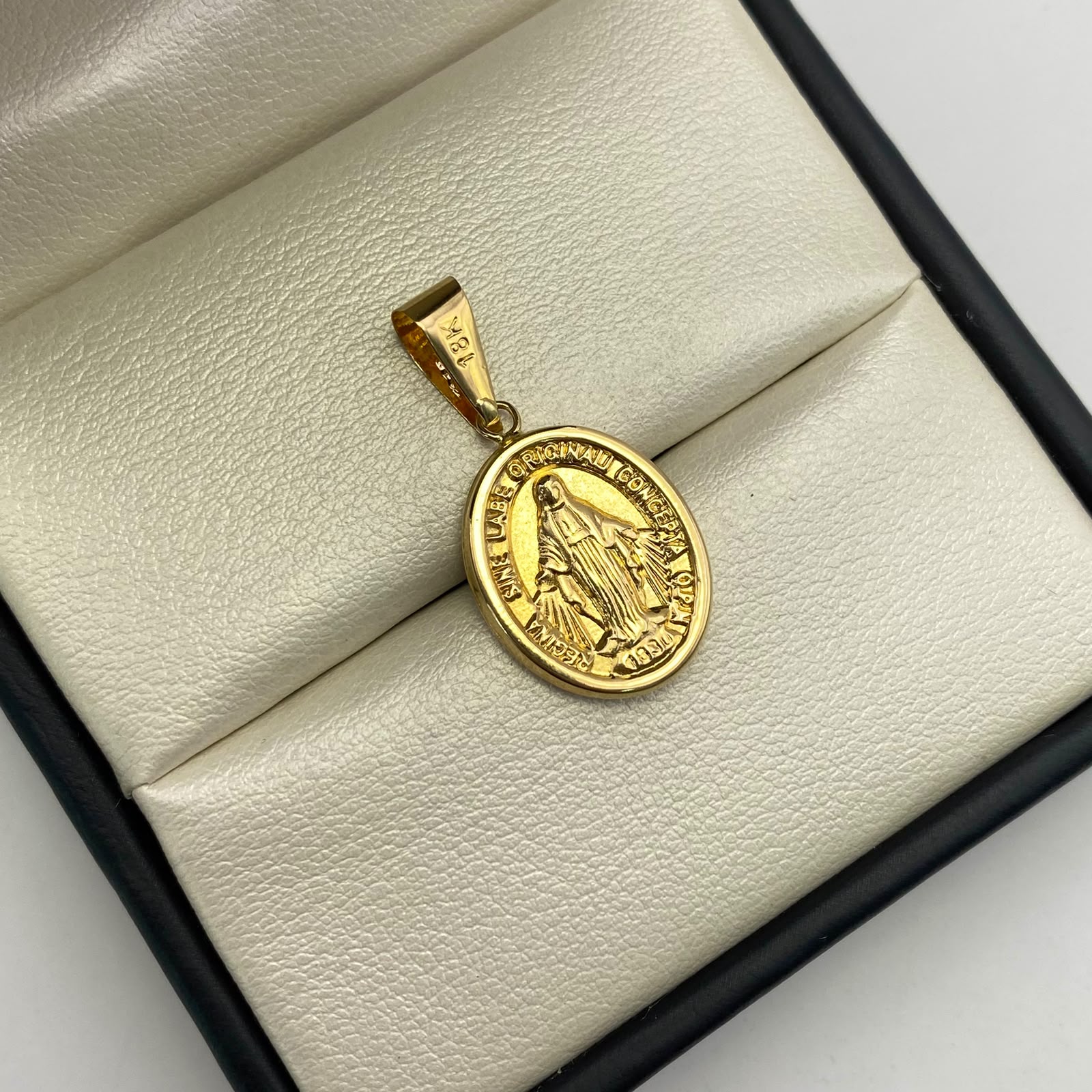 Dije virgen milagrosa Oro amarillo 18k 1,35 Gr / 14,6 mm / 3 Cm