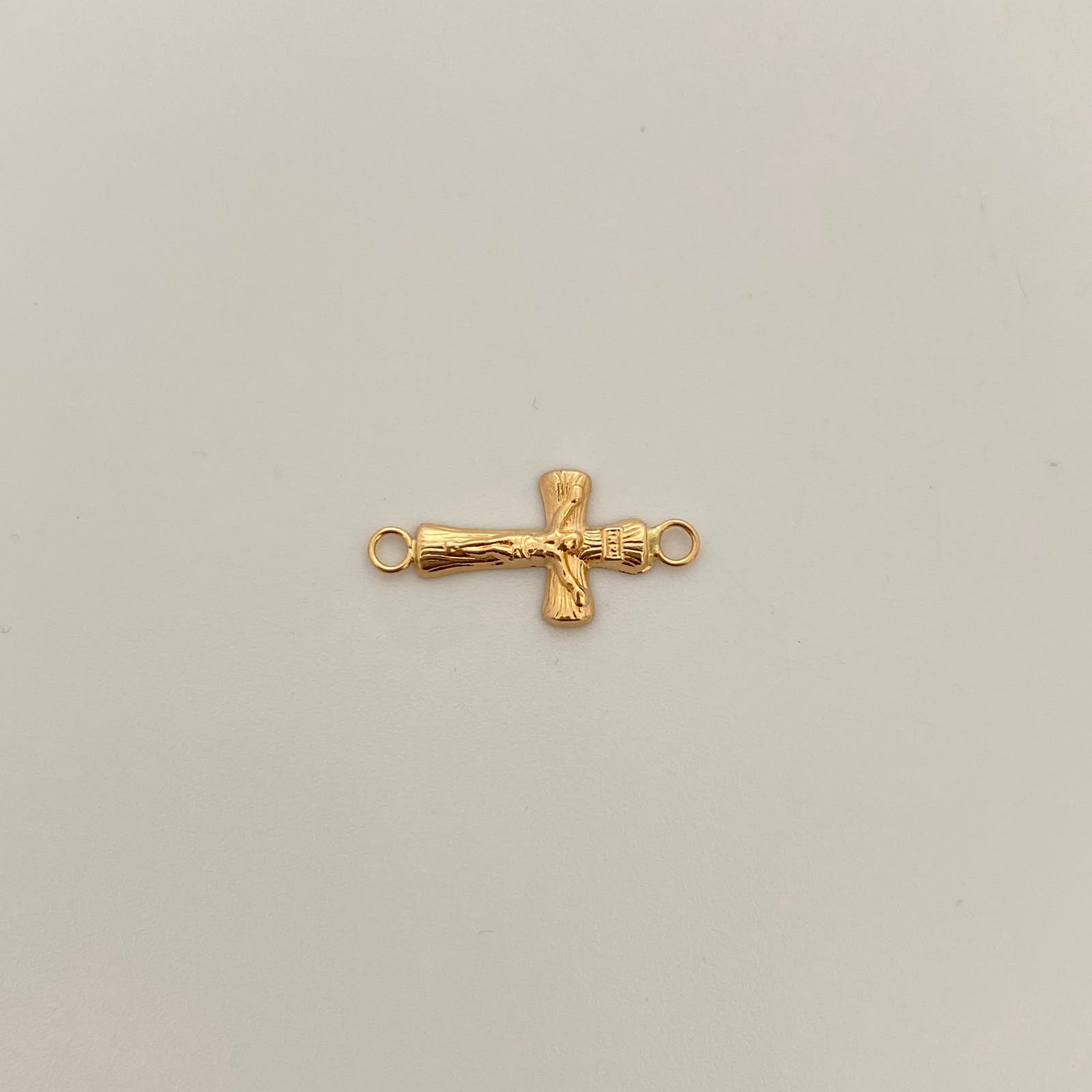 Herraje Cruz Cristo Oro amarillo 18k 0,45 Gr / 2,1 Cm