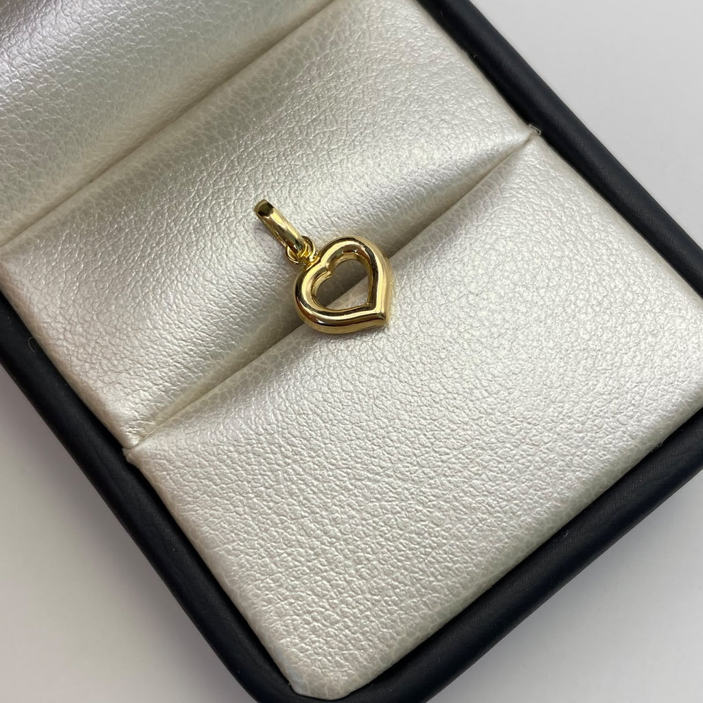 Dije Corazon Silueta Oro amarillo 18k 0,4 Gr / 8,6 mm / 1,6 Cm