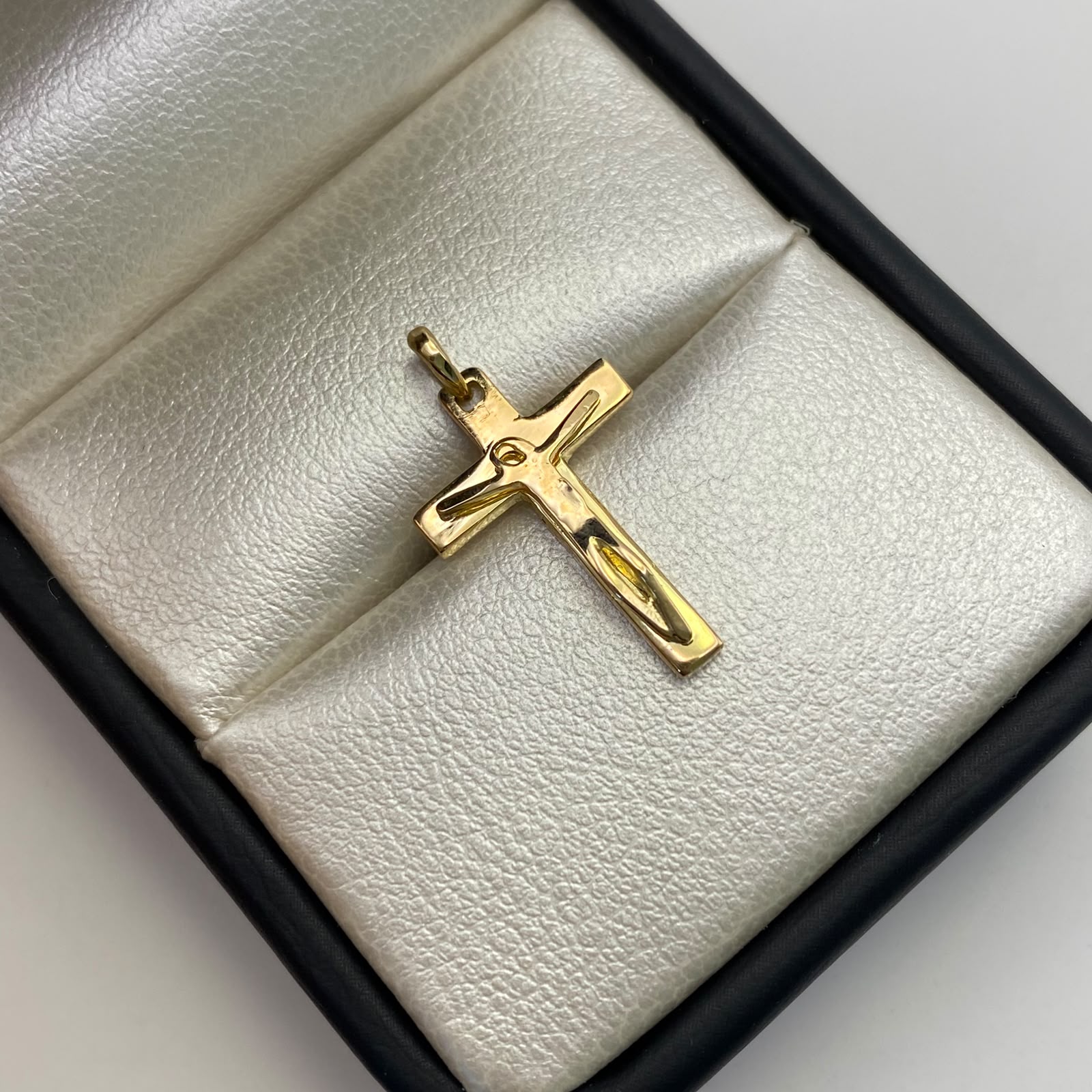 Dije Cruz cristo Oro amarillo 18k 1,6 Gr / 13,5 mm / 2,3 Cm