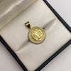 Dije It San benito circones blancos Oro amarillo 18k +2 / 2,02 Gr / 19,5 mm / 2,7 Cm