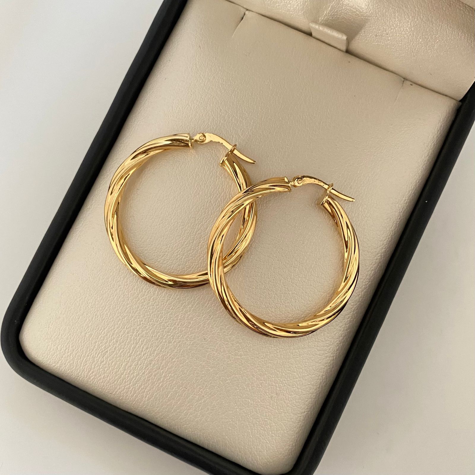 Candonga entorchada Oro amarillo 18k 4,30 Gr / 3,3 Cm