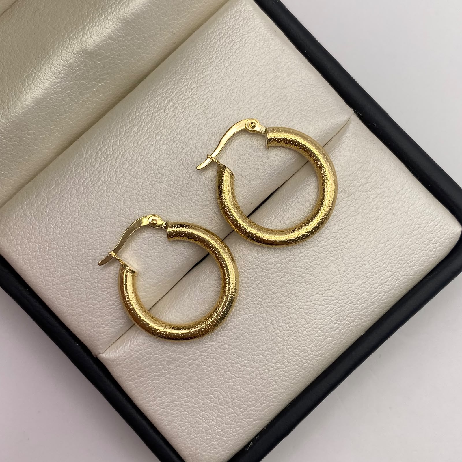 Candonga satinada Oro amarillo 18k 2,35 Gr / 2 Cm