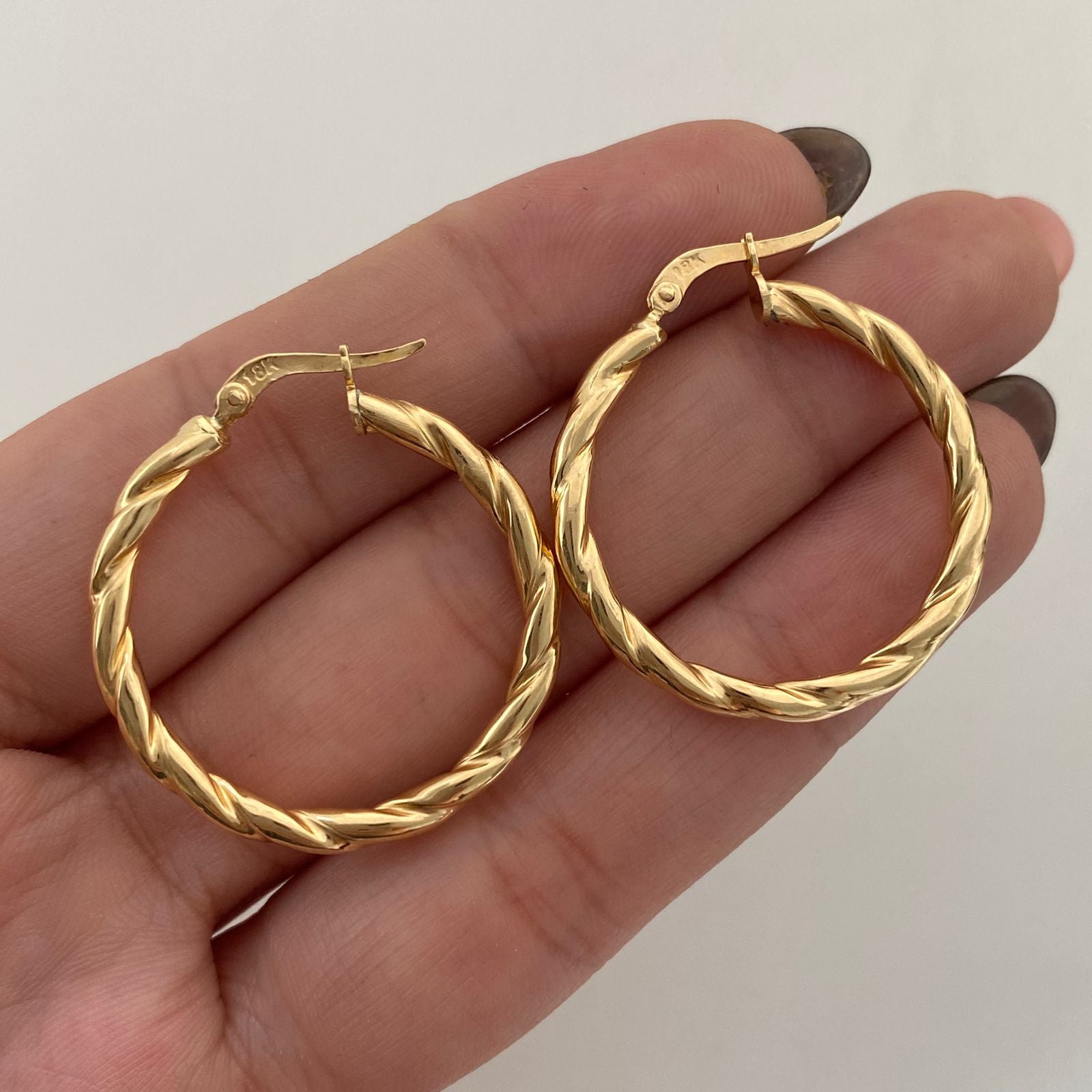 Candonga Entorchada Oro amarillo 18k 4,5 Gr / 3 Cm