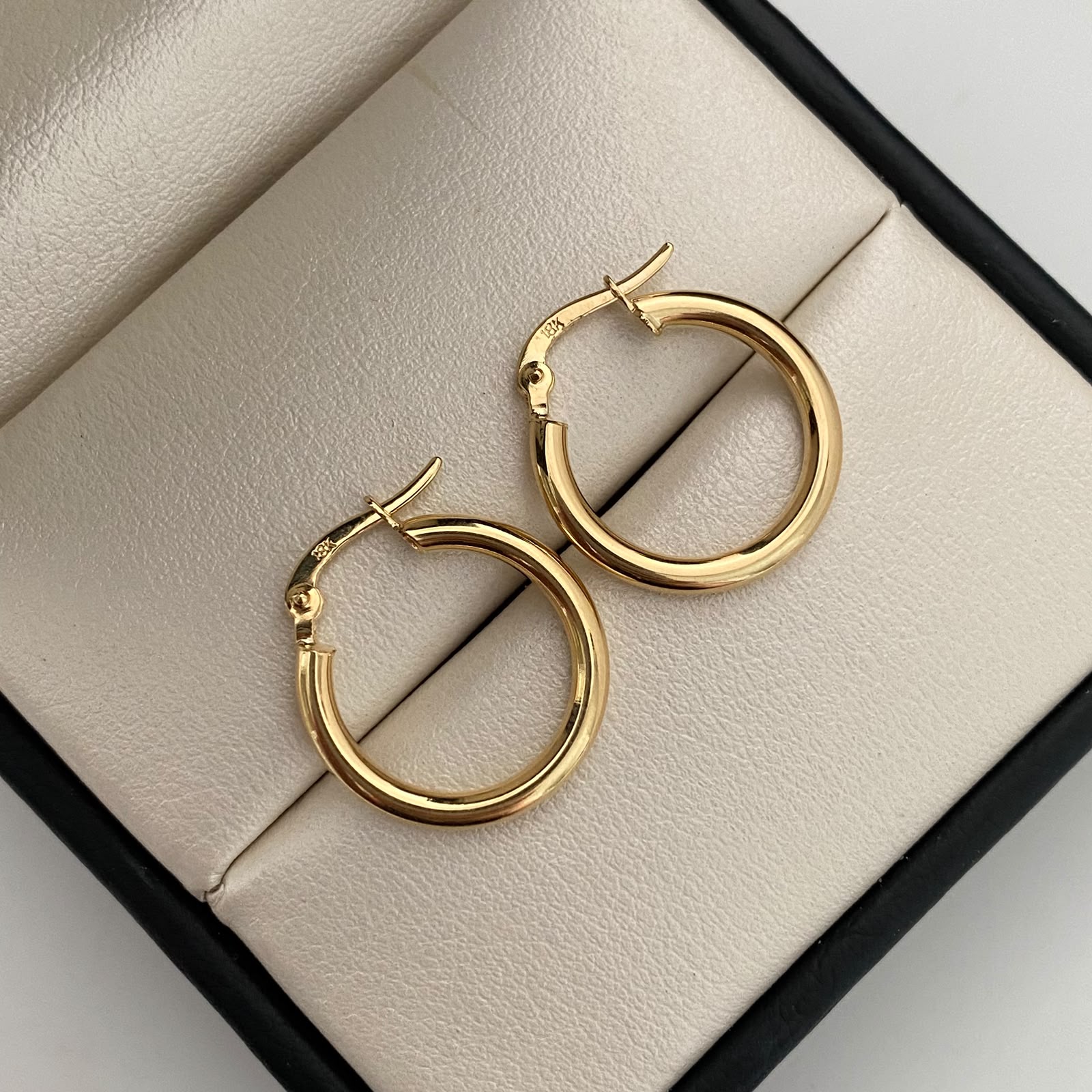 Candonga Lisa Oro amarillo 18k 1,6 Gr / 2 Cm
