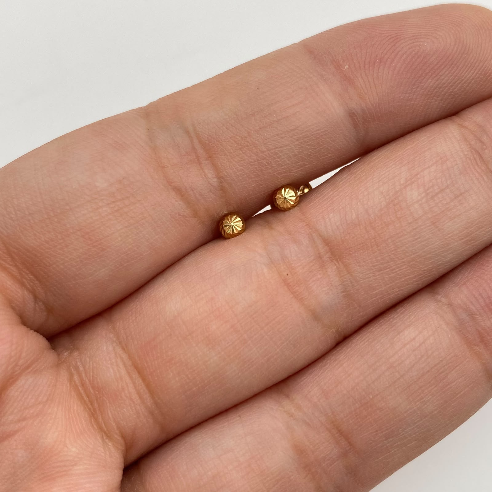 Topos Balin diamantada Oro amarillo 18k 0,45 Gr / 3 mm