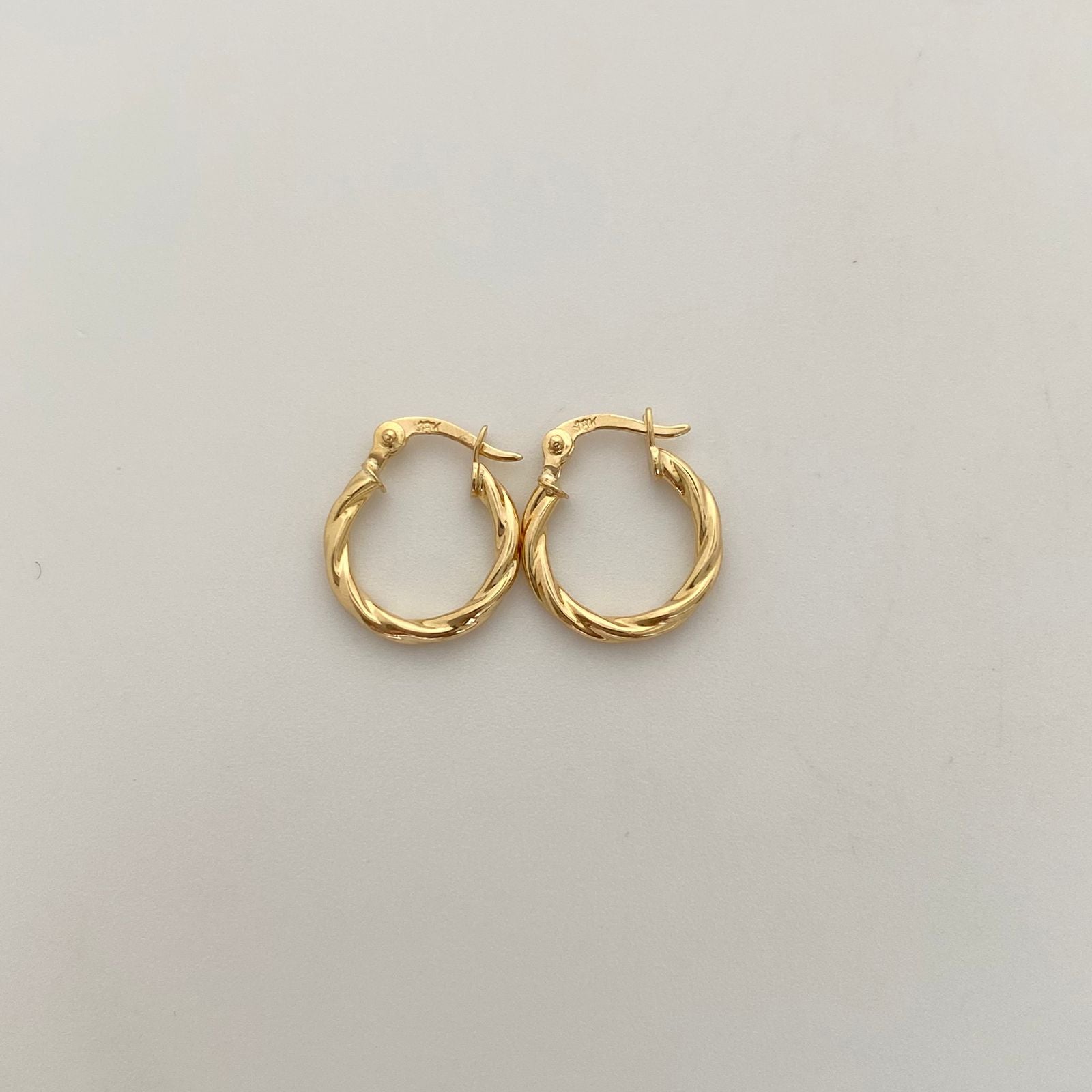 Candonga Entorchada Oro amarillo 18k 0,95 Gr / 1,5 Cm