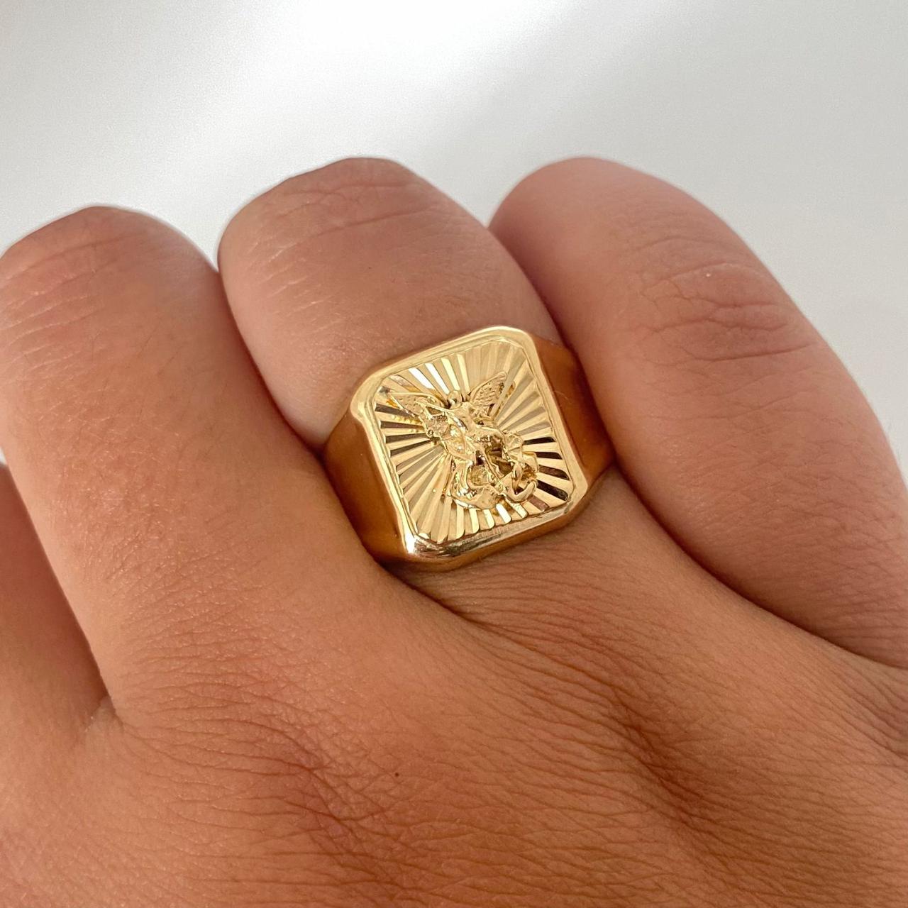Anillo arcangel san miguel Oro amarillo 18k / Talla 10 / 4,40 Gr