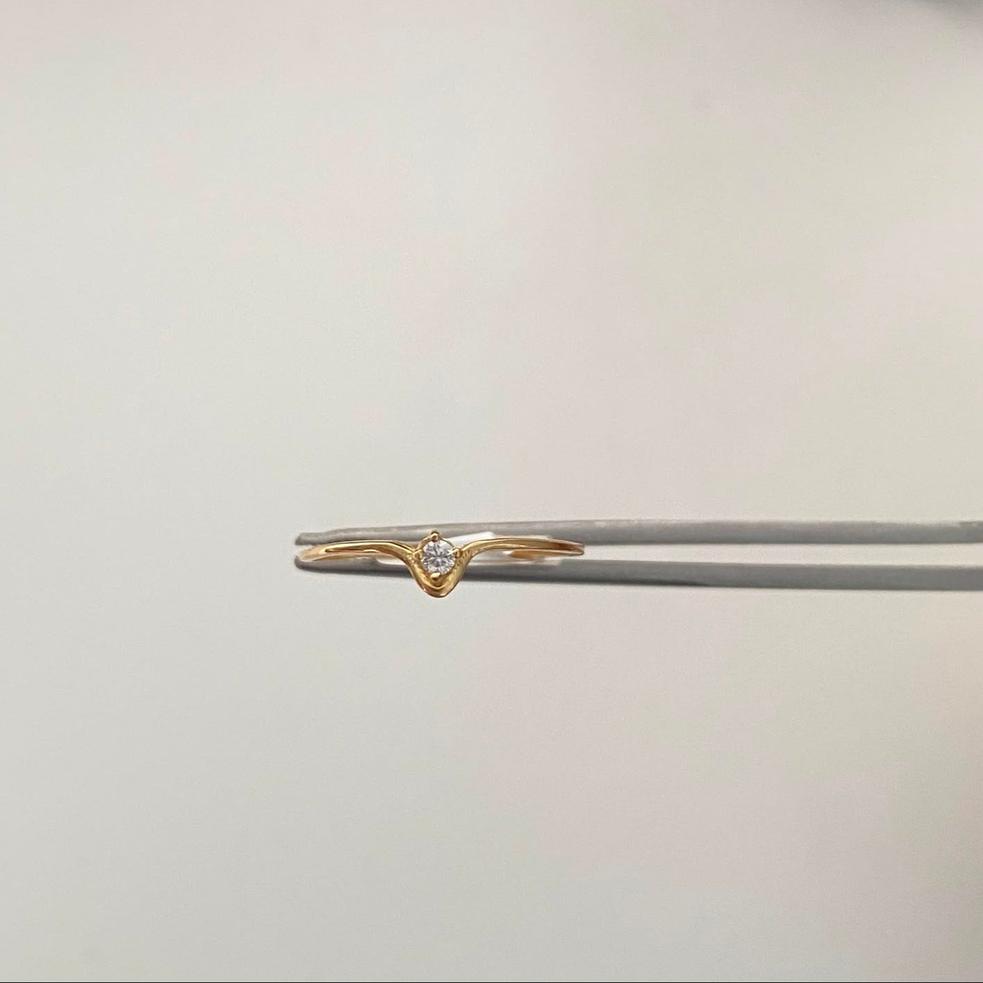 Anillo Solitario Oro amarillo 18k / Talla 6 / 0,55 Gr / 0,7 mm