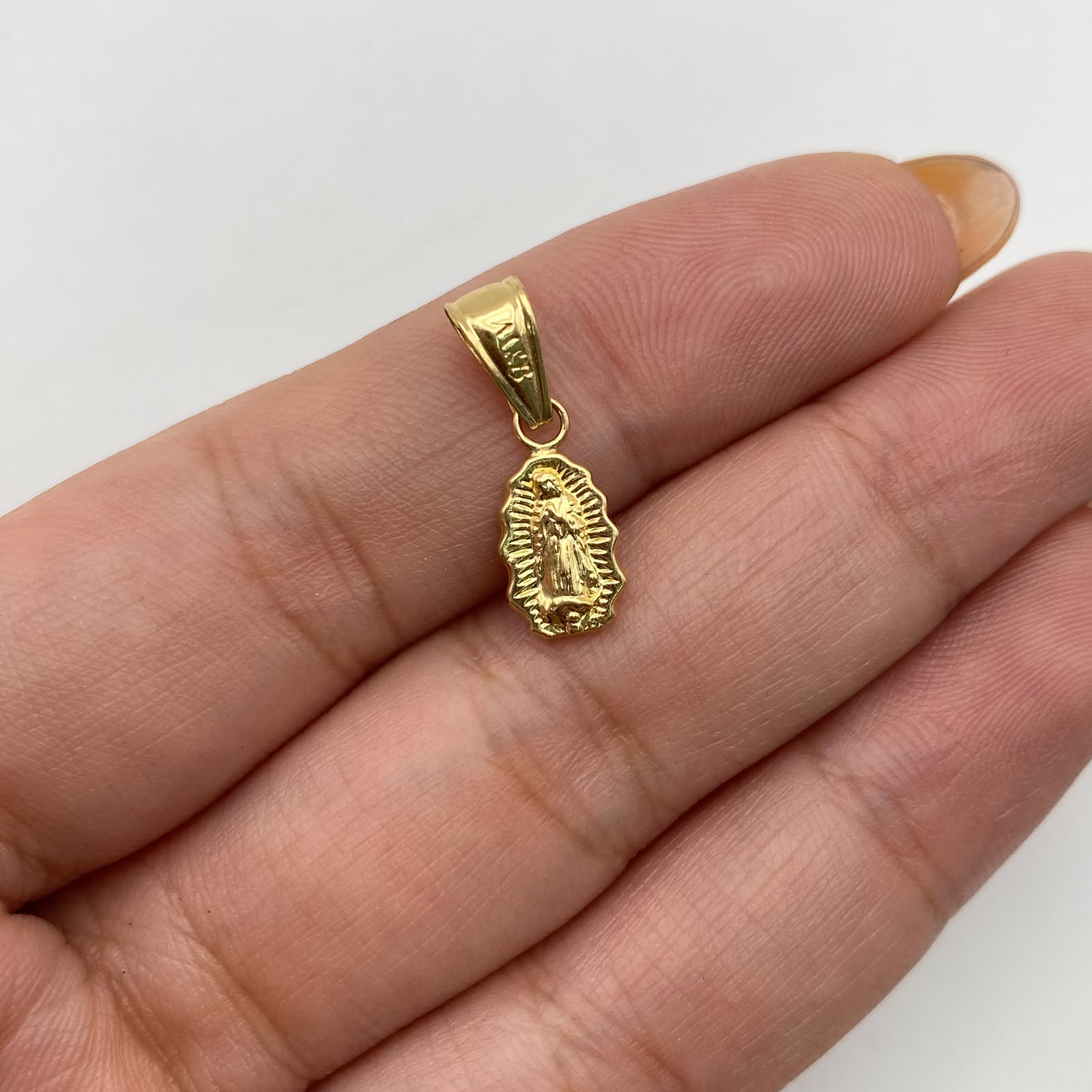 Dije herradura caballo  Oro amarillo 18k 2,55 Gr / 22,4 mm / 4 Cm