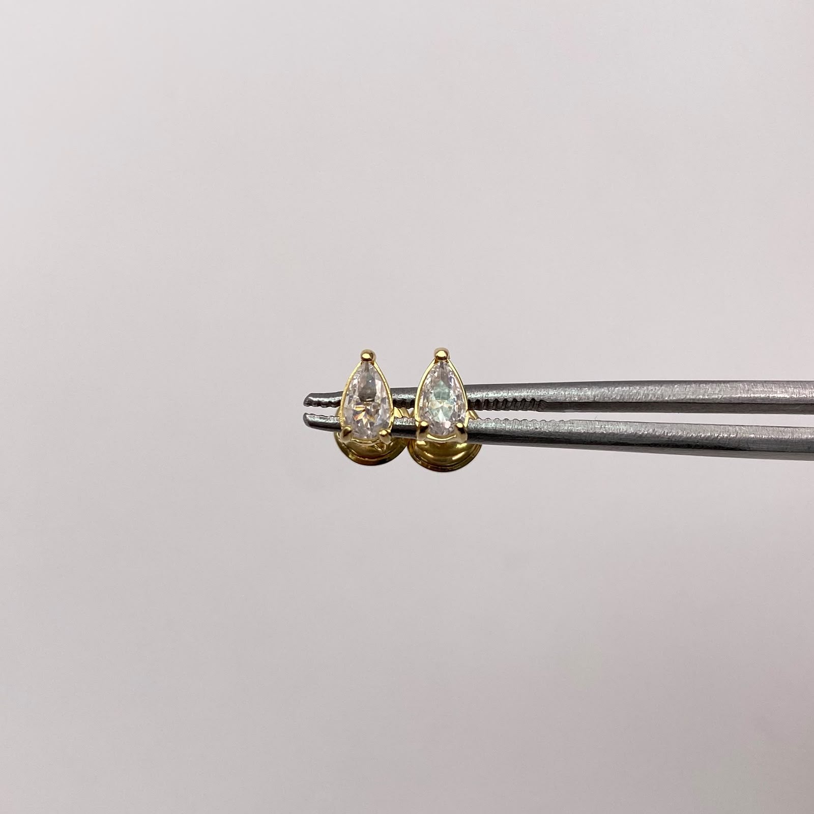Topos gota circón blanco Oro amarillo 18k 0,75 Gr / 3,4 mm