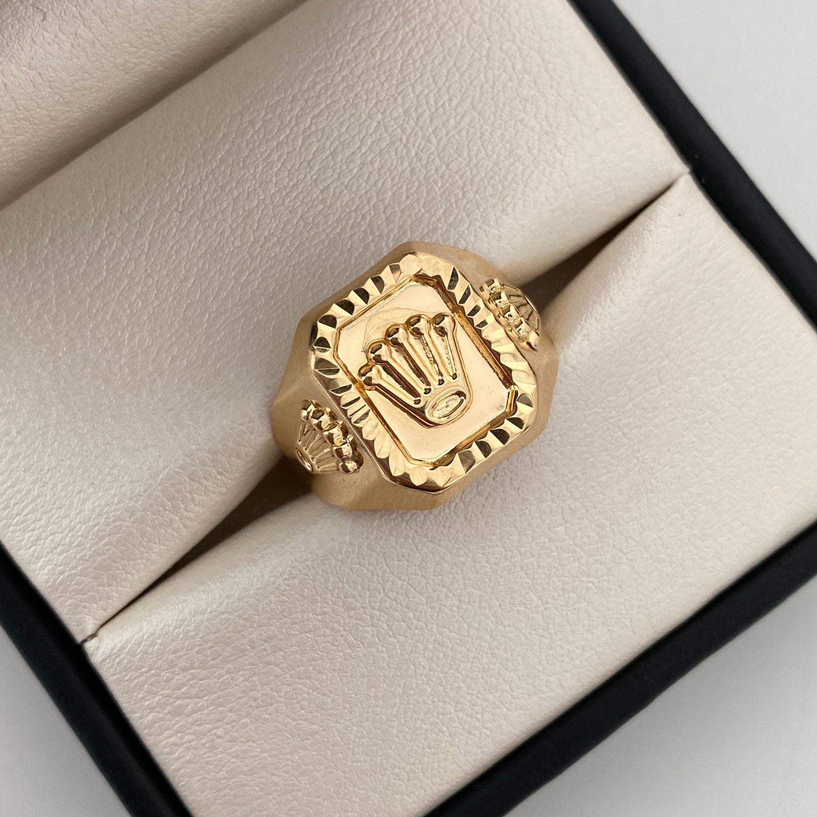 Anillo Troquel tres coronas Rx Oro amarillo 18k / Talla 11 / 3,45 Gr / 4,3 mm