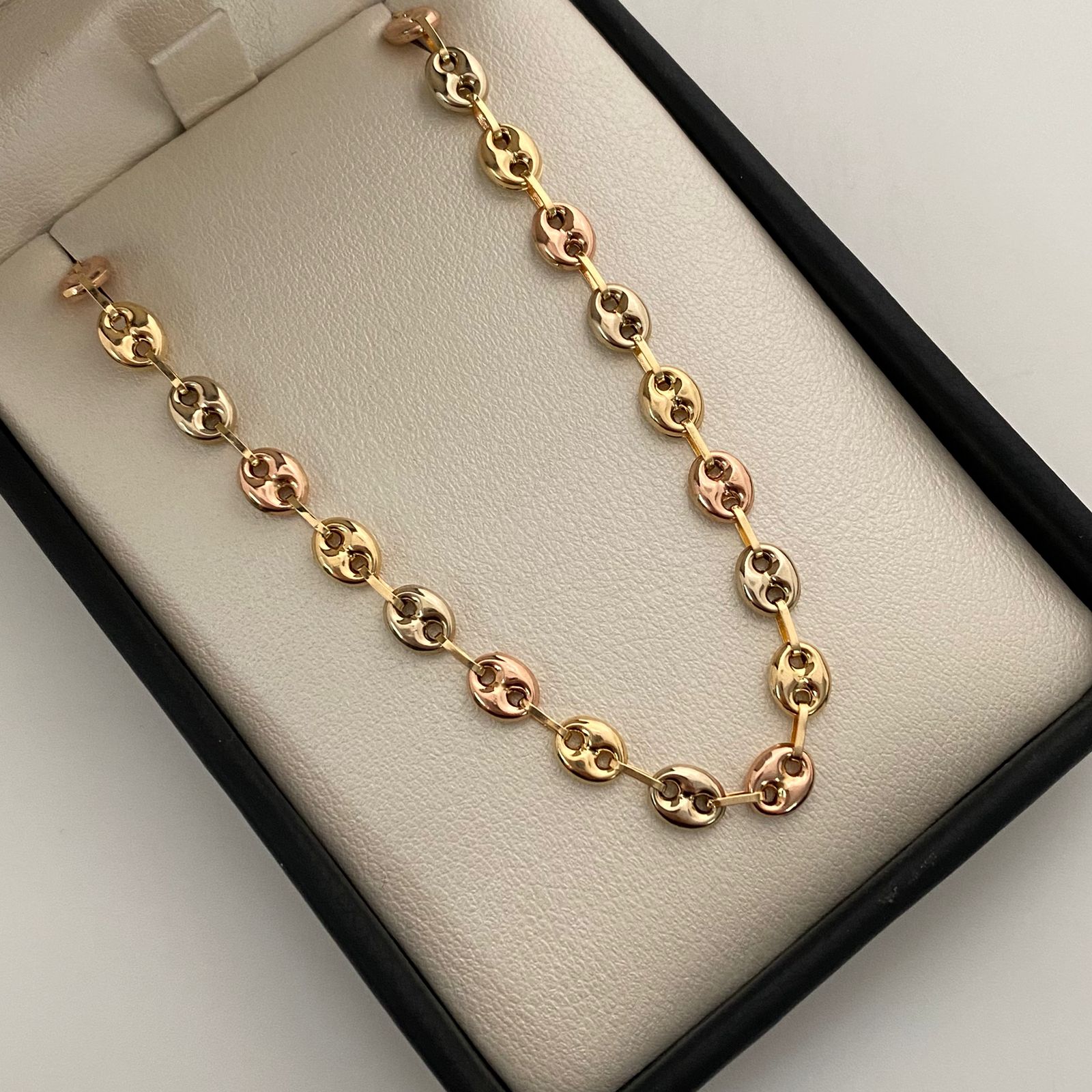 Pulso Gc Tres oros 18k 4,10 Gr / 5,4 mm / 21,5 Cm Broche 0,40