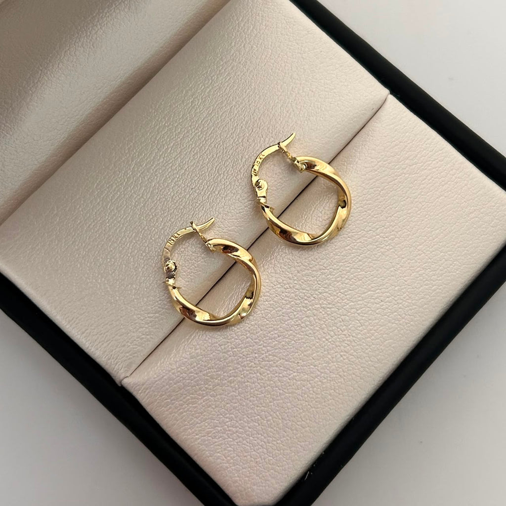Candonga Entorchada Oro amarillo 18k 1,15 Gr / 2,7 Cm