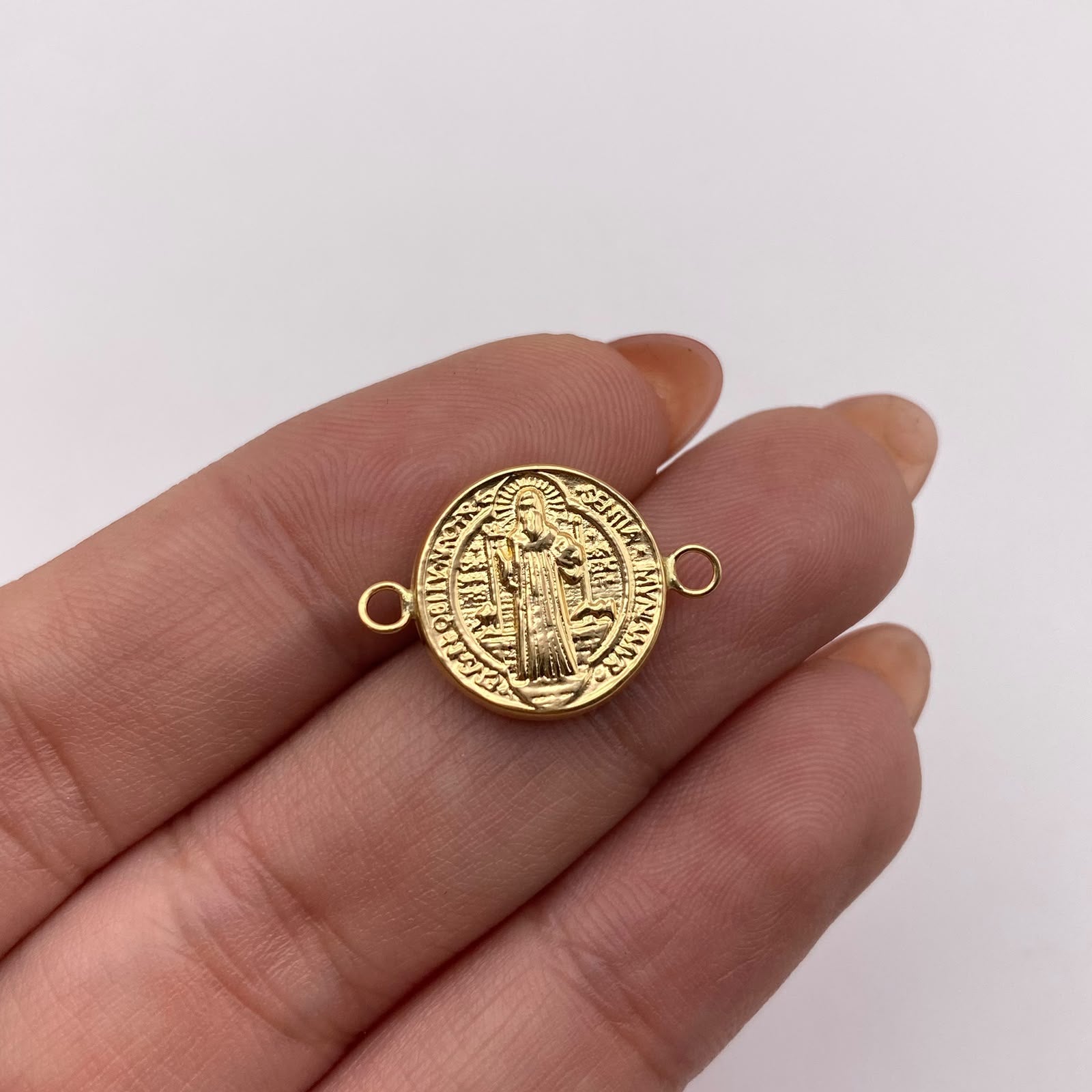Herraje San benito Oro amarillo 18k 0,9 Gr / 2 Cm
