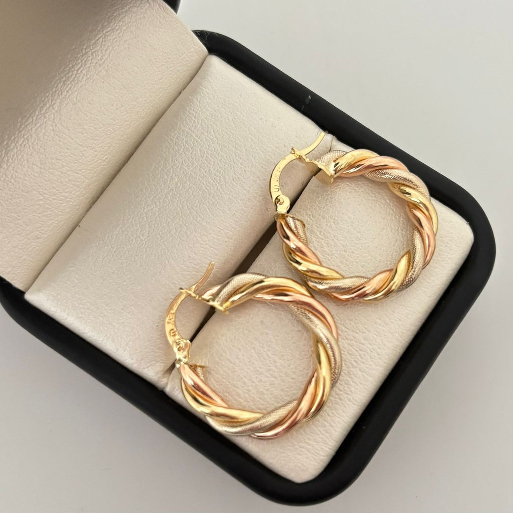 Candonga entorchado diamantado  Tres oros 18k 3,2 Gr / 2 Cm