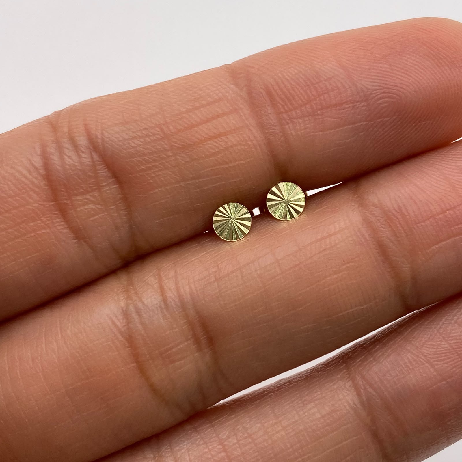 Topos Circulo plano diamantado Oro amarillo 18k 0,45 Gr / 4 mm