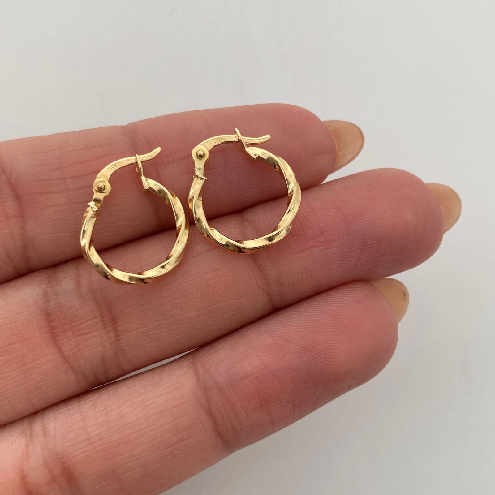 Candonga Entorchada Oro amarillo 18k 0,9 Gr / 1,5 Cm
