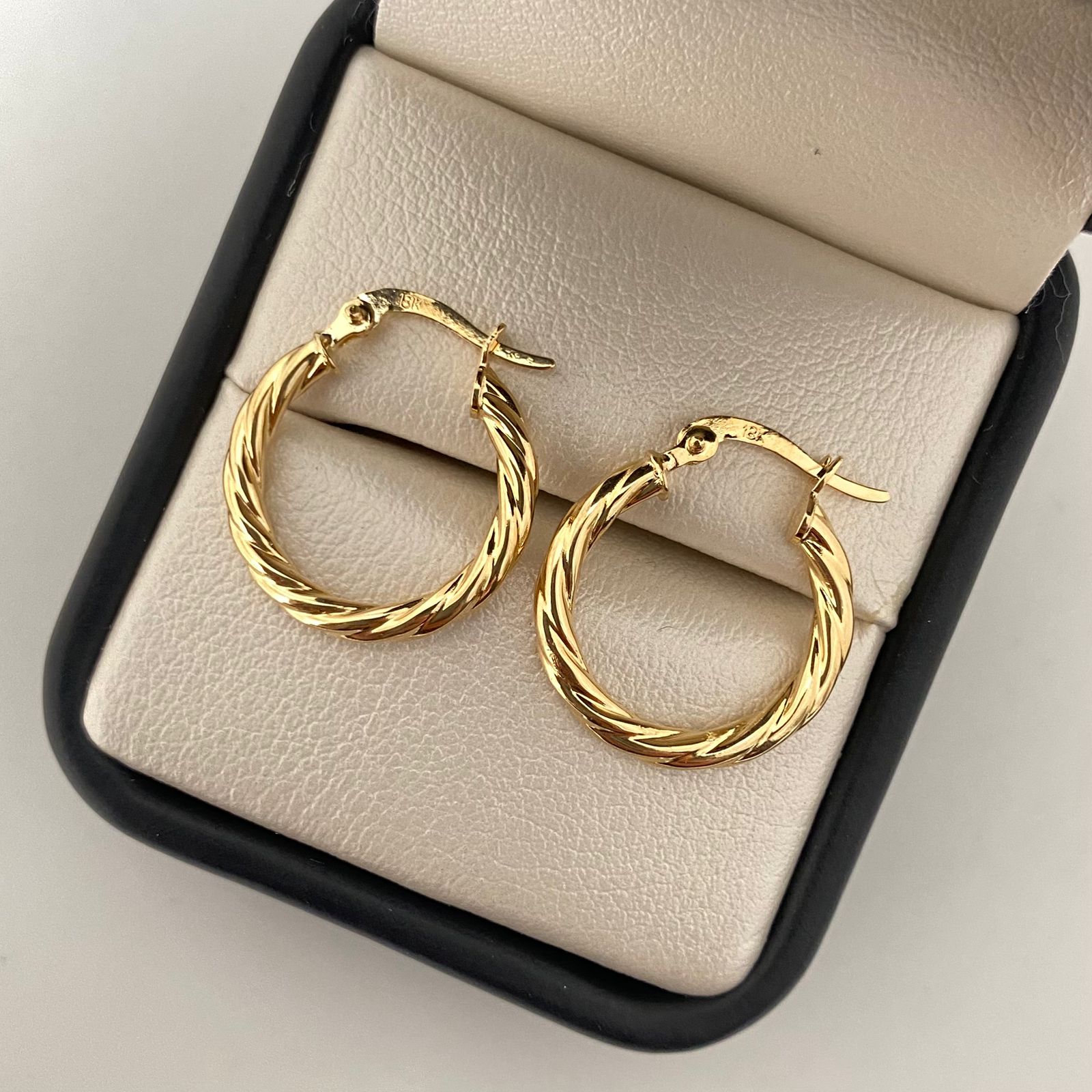 Candonga entorchada Oro amarillo 18k 1,7 Gr / 2,1 Cm