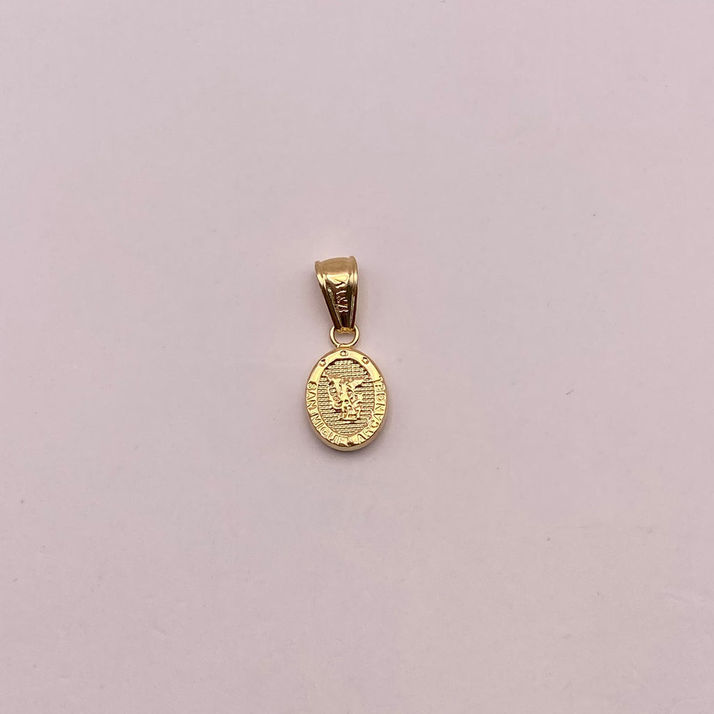 Dije San miguel arcangel Oro amarillo 18k 0,58 Gr / 8,4 mm / 1,9 Cm