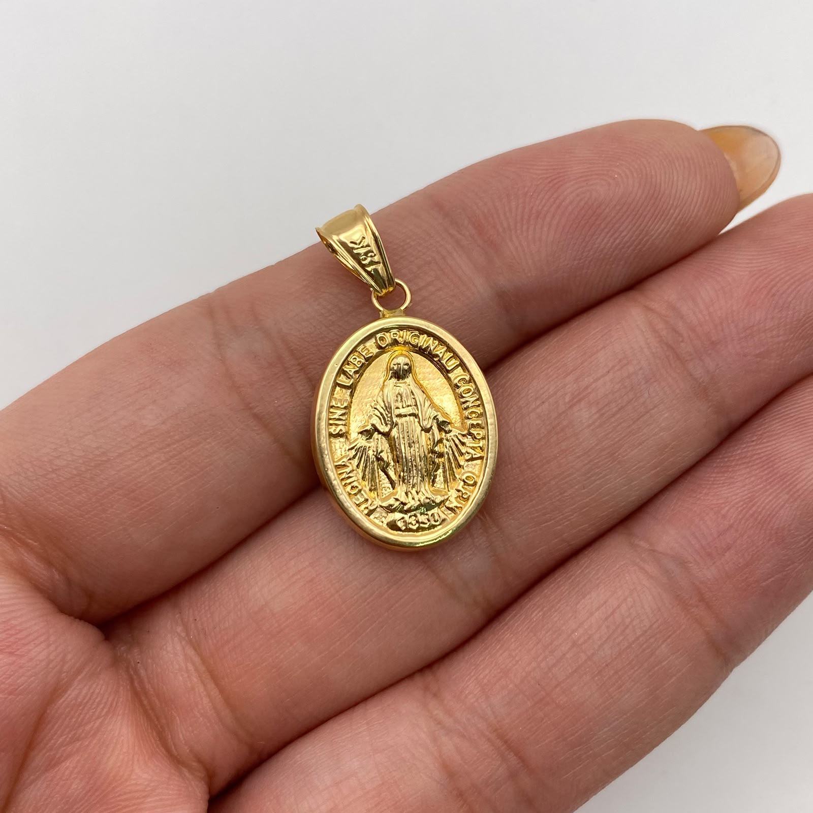 Dije virgen milagrosa Oro amarillo 18k 1,35 Gr / 14,5 mm / 3 Cm