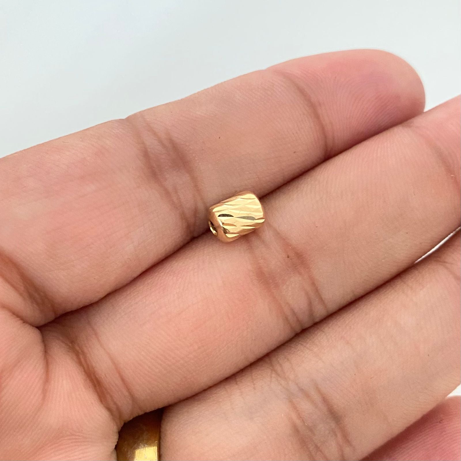 Herraje cilindro diamantado 5mm Oro amarillo 18k 0,25 Gr