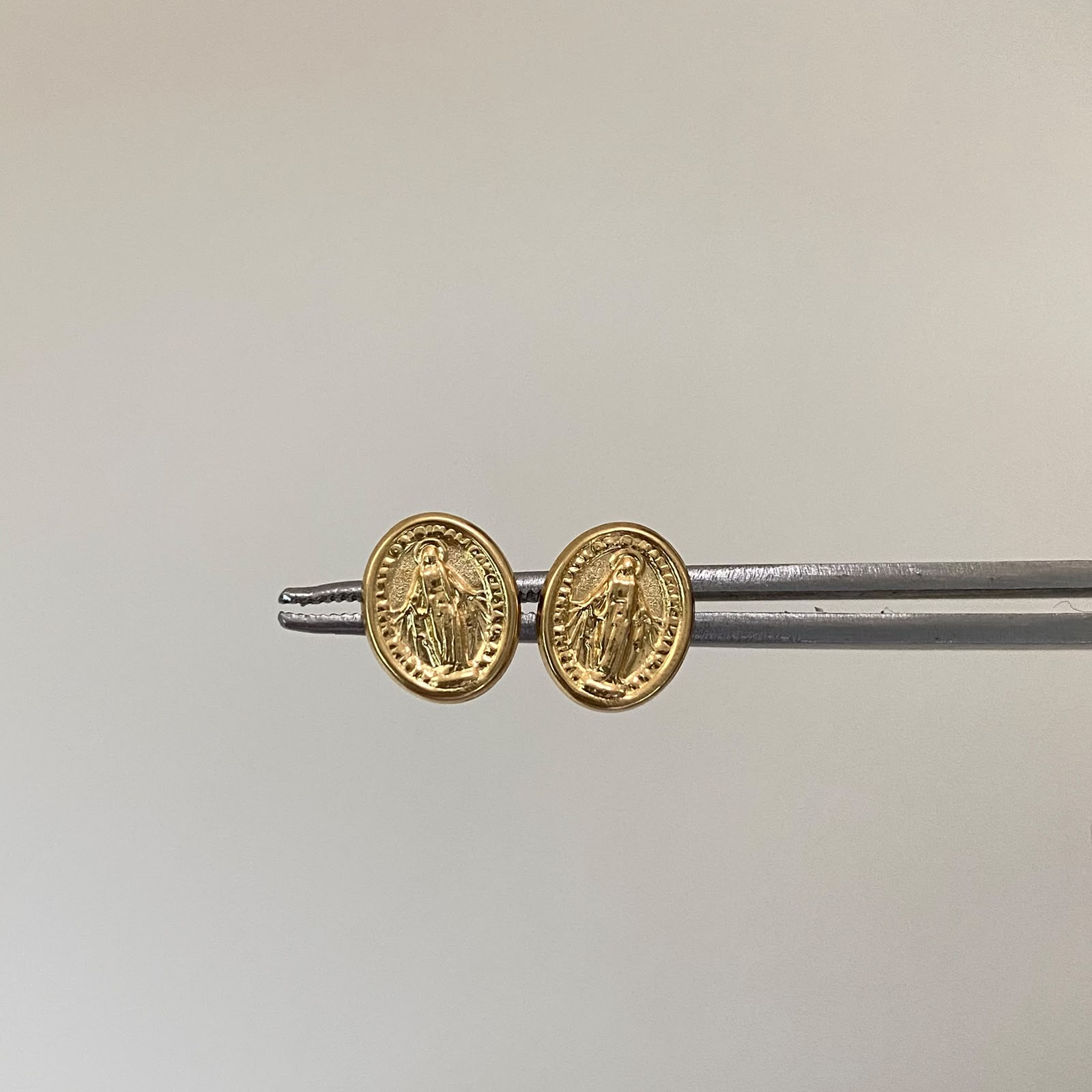 Topos virgen milagrosa ovalo  Oro amarillo 18k 0,9 Gr / 10 mm