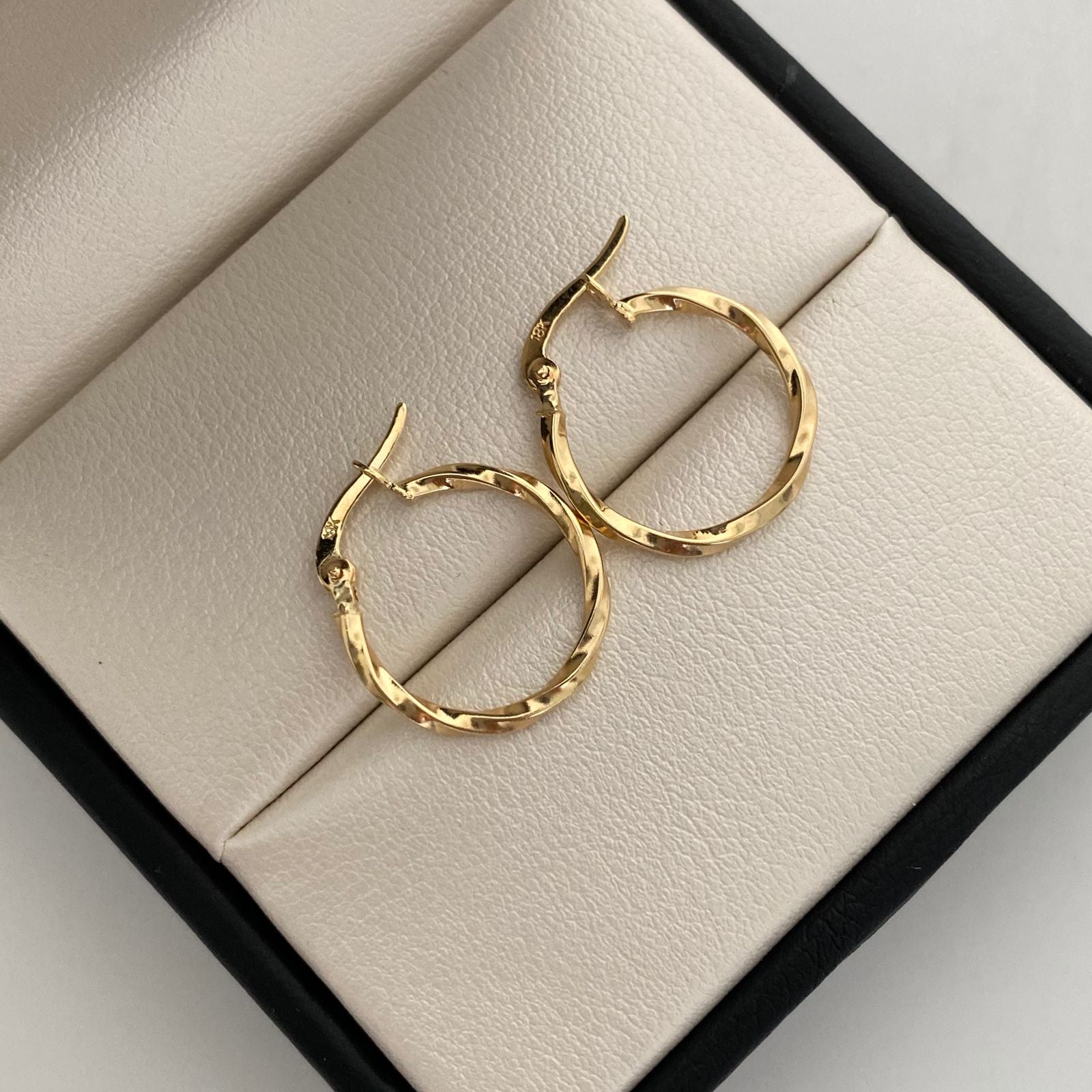 Candonga Entorchada Oro amarillo 18k 1,05 Gr / 2 Cm
