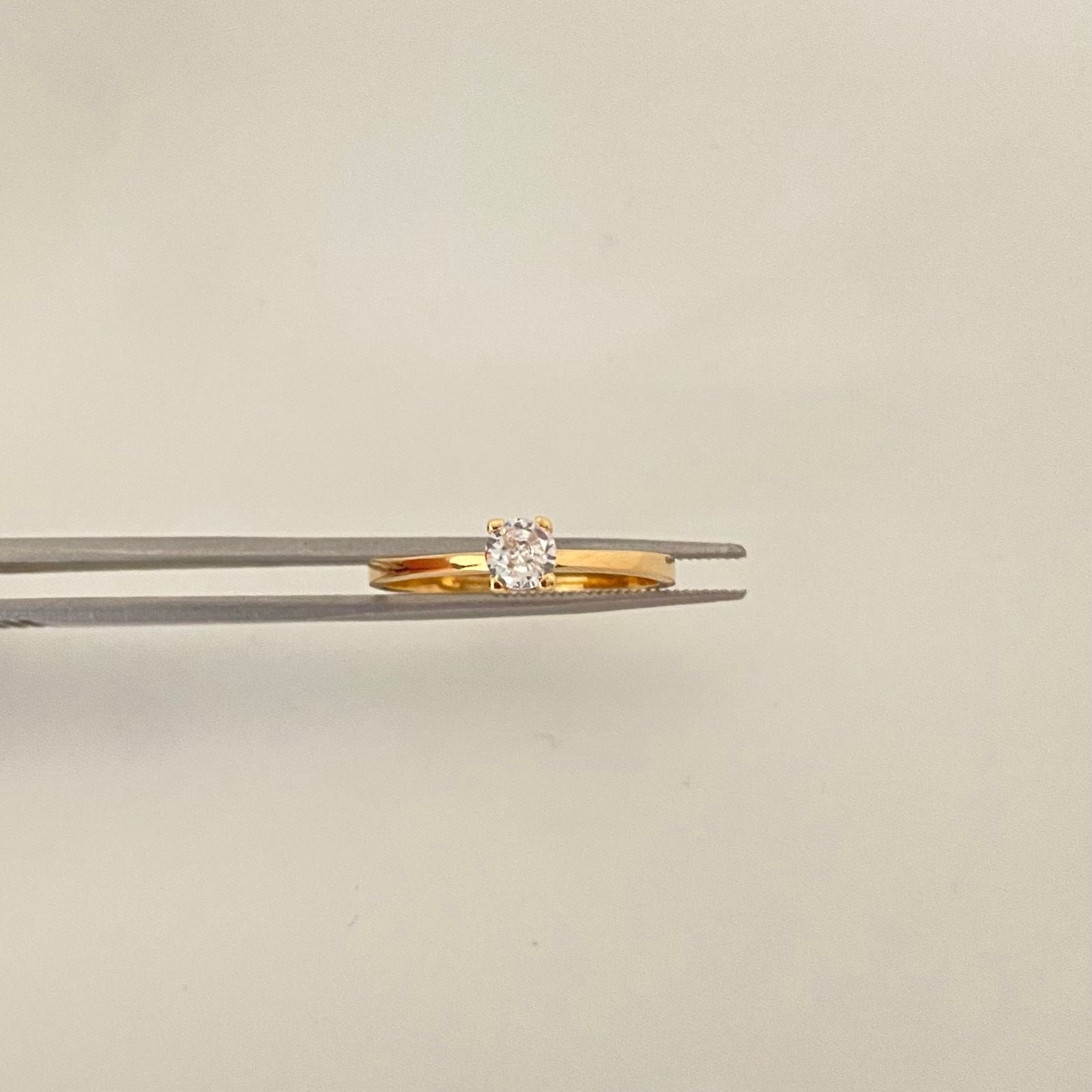 Anillo solitario circon blanco Oro amarillo 18k / Talla 7 / 1,85 Gr