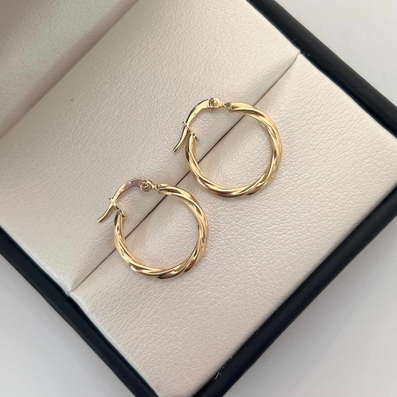 Candonga Entorchada Oro amarillo 18k 1,35 Gr / 2 Cm