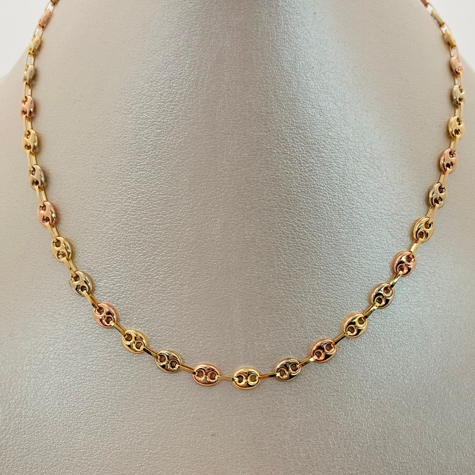 Cadena Gc Liso Tres oros 18k 8,10 Gr / 4,6 mm / 51 Cm Broche 0,40