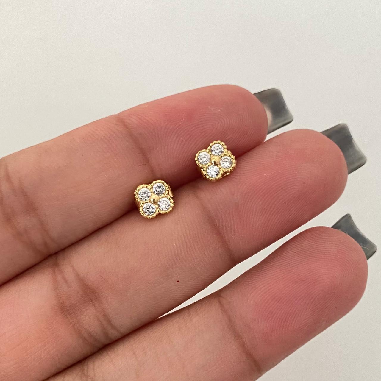 Topos trébol casting blanco Oro amarillo 18k 1,4 Gr / 5,6 mm