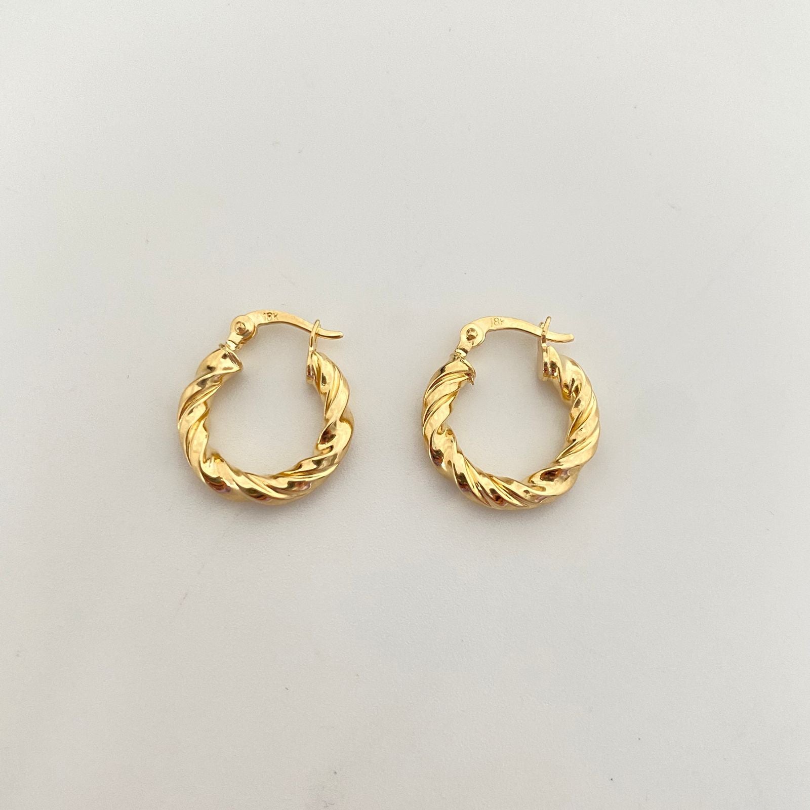 Candonga entorchada Oro amarillo 18k 1,65 Gr / 1,8 Cm