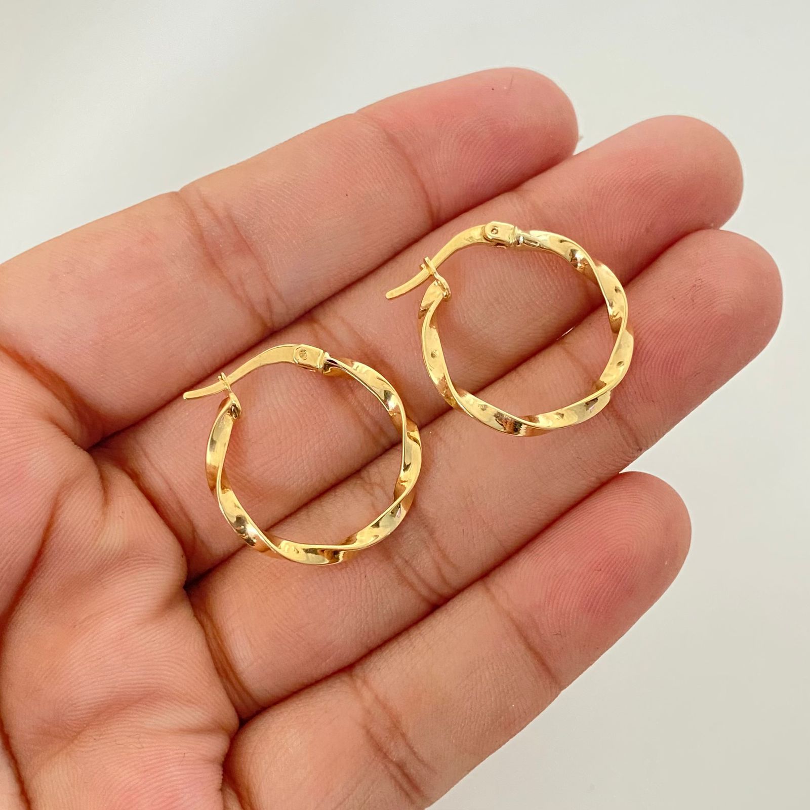 Candonga entorchada tipo trenzada Oro amarillo 18k 1,45 Gr / 2,3 Cm