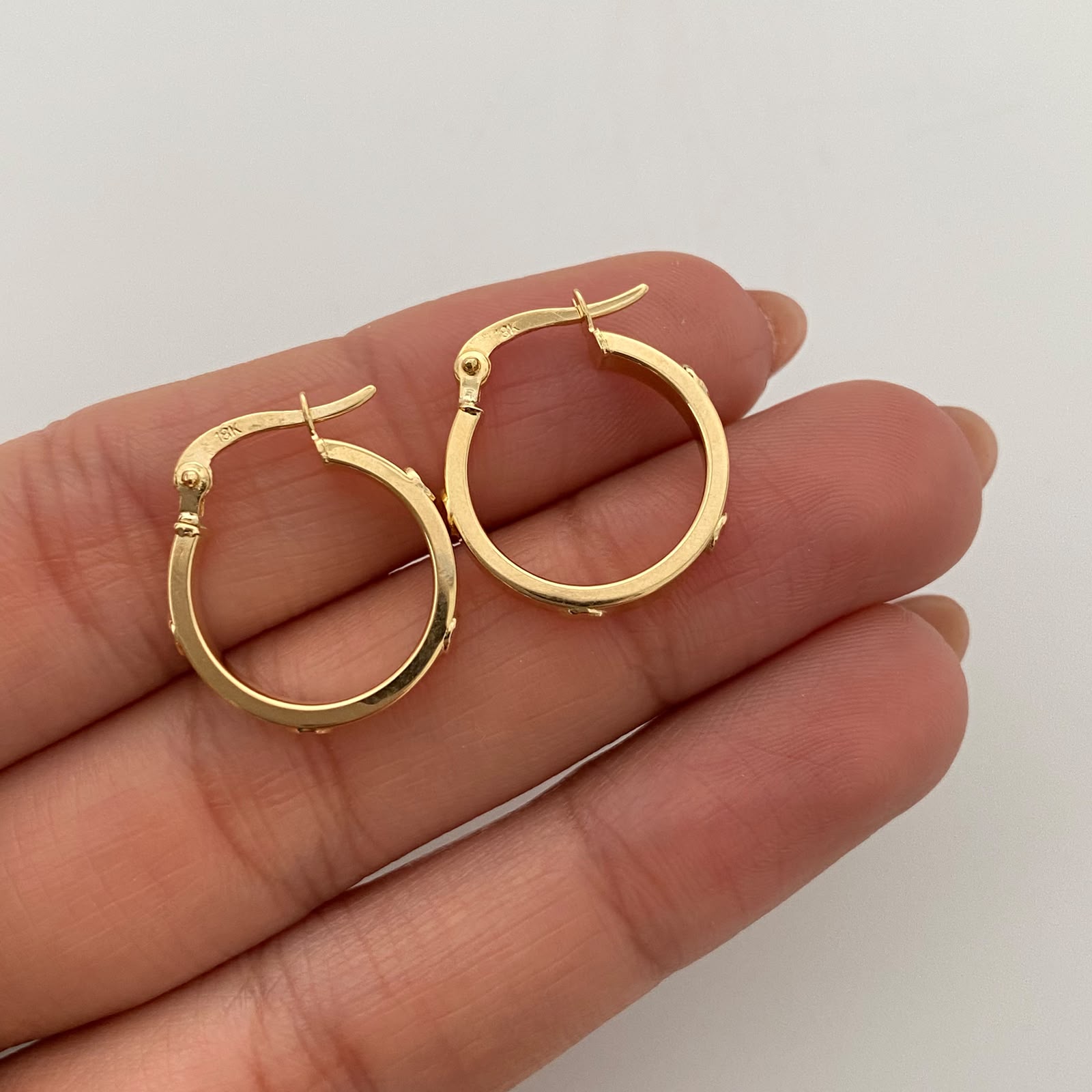 Candonga Liso Sello Oro amarillo 18k 1,8 Gr / 1,8 Cm