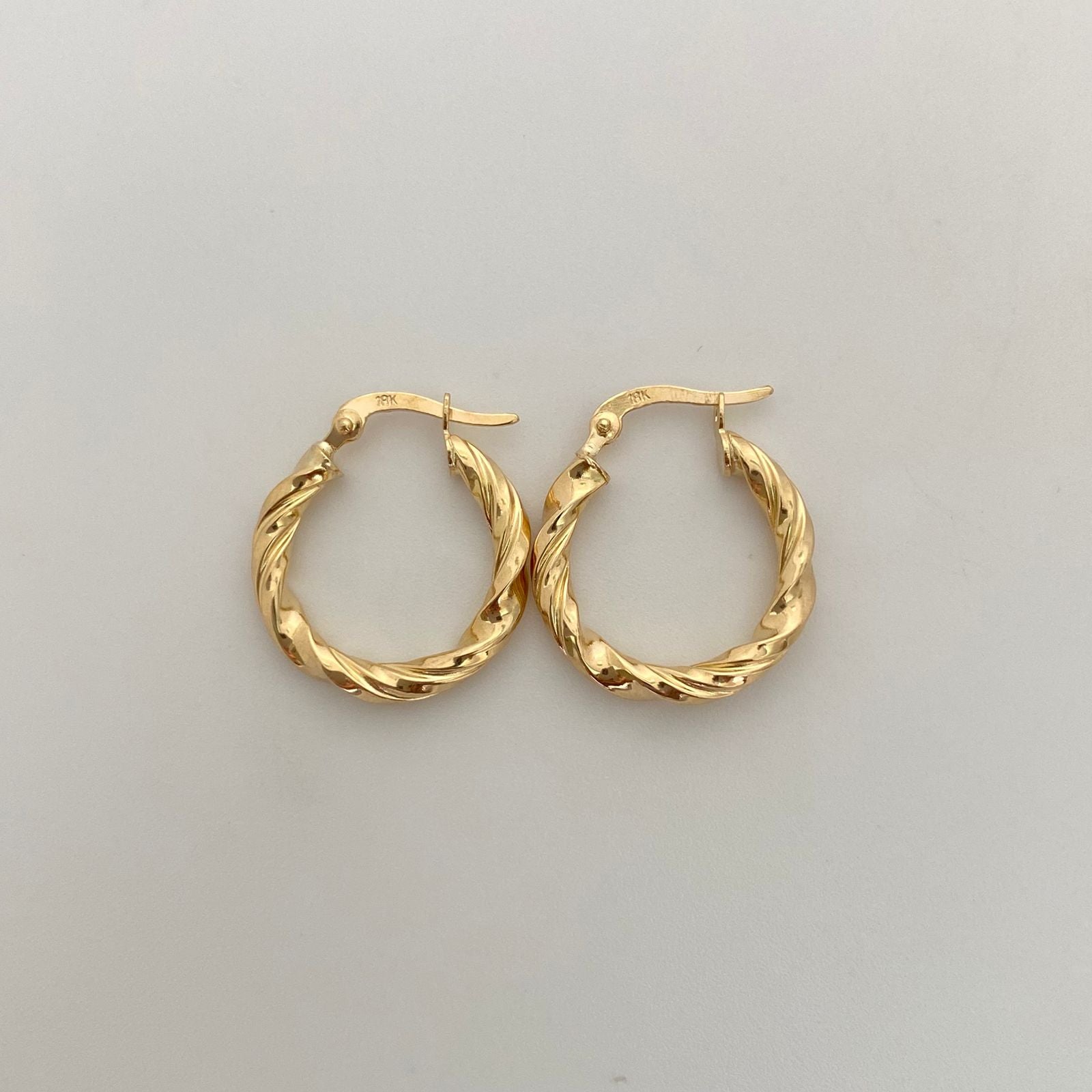 Candonga Entorchada Oro amarillo 18k 2,15 Gr / 2 Cm