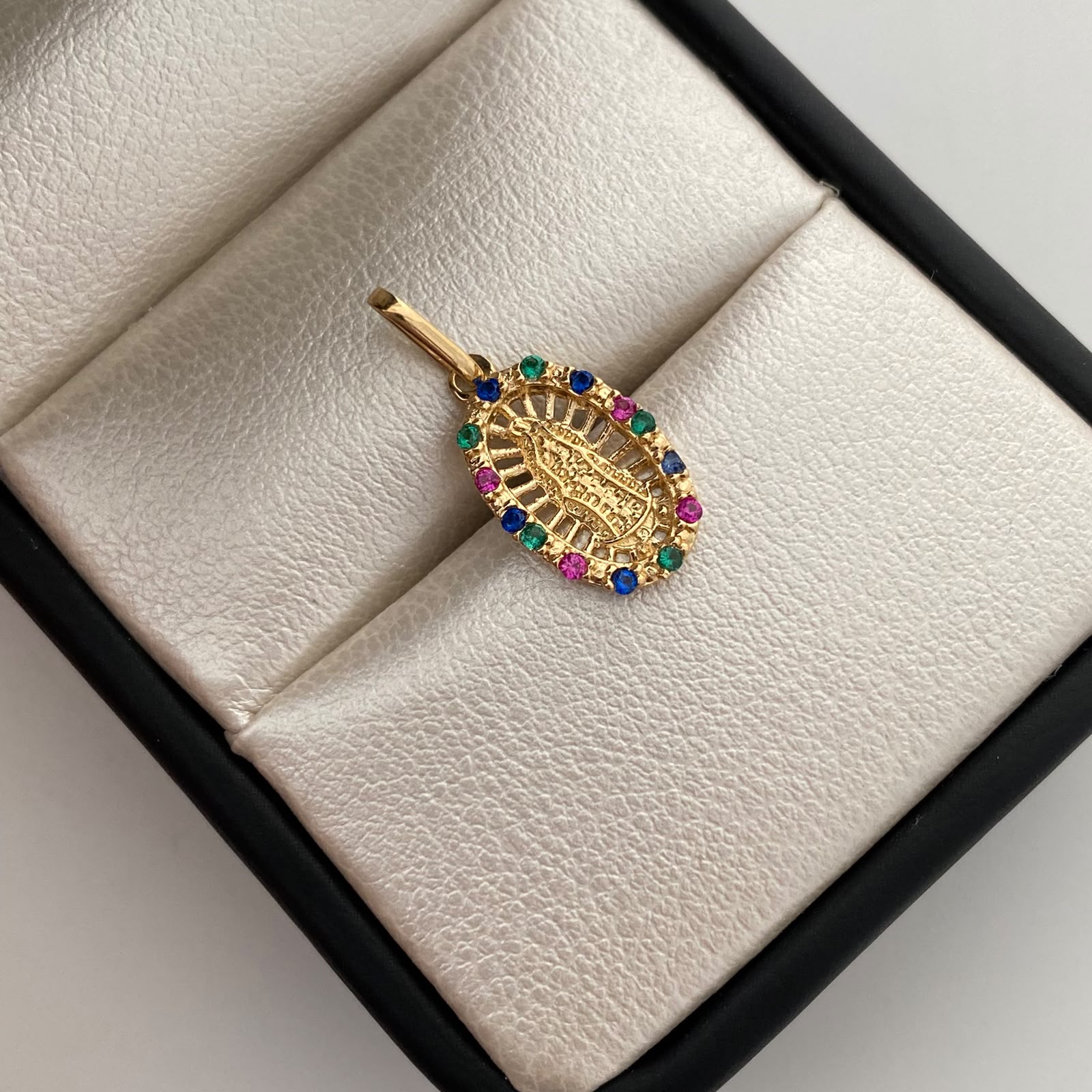 Dije Virgen de Guadalupe Casting Multicolor Oro amarillo 18k 1,25 Gr / 9,3 mm / 2,1 Cm