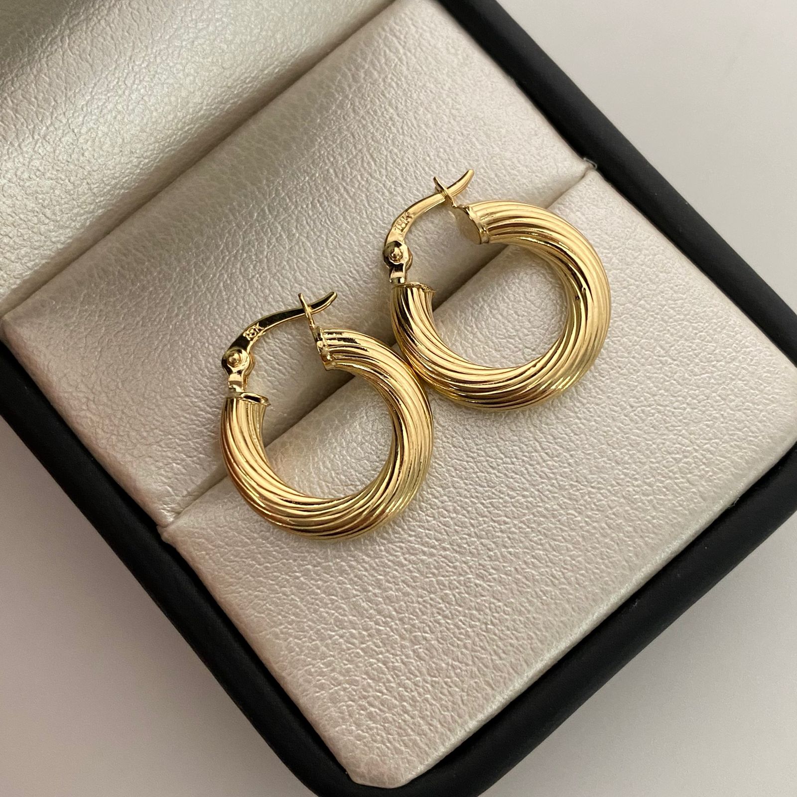 Candonga entorchada inflada Oro amarillo 18k 1,85 Gr / 1,9 Cm