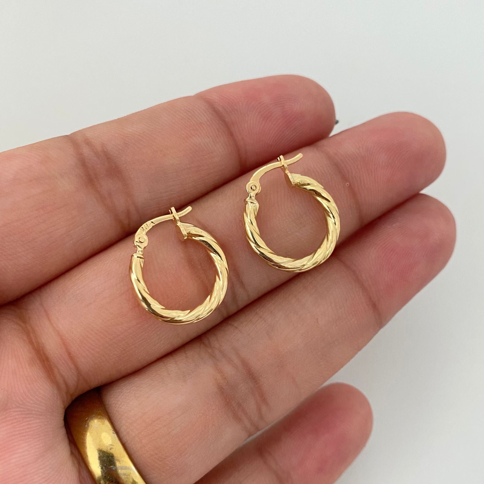 Candonga entorchada tipo trenzada Oro amarillo 18k 1,3 Gr / 1,6 Cm