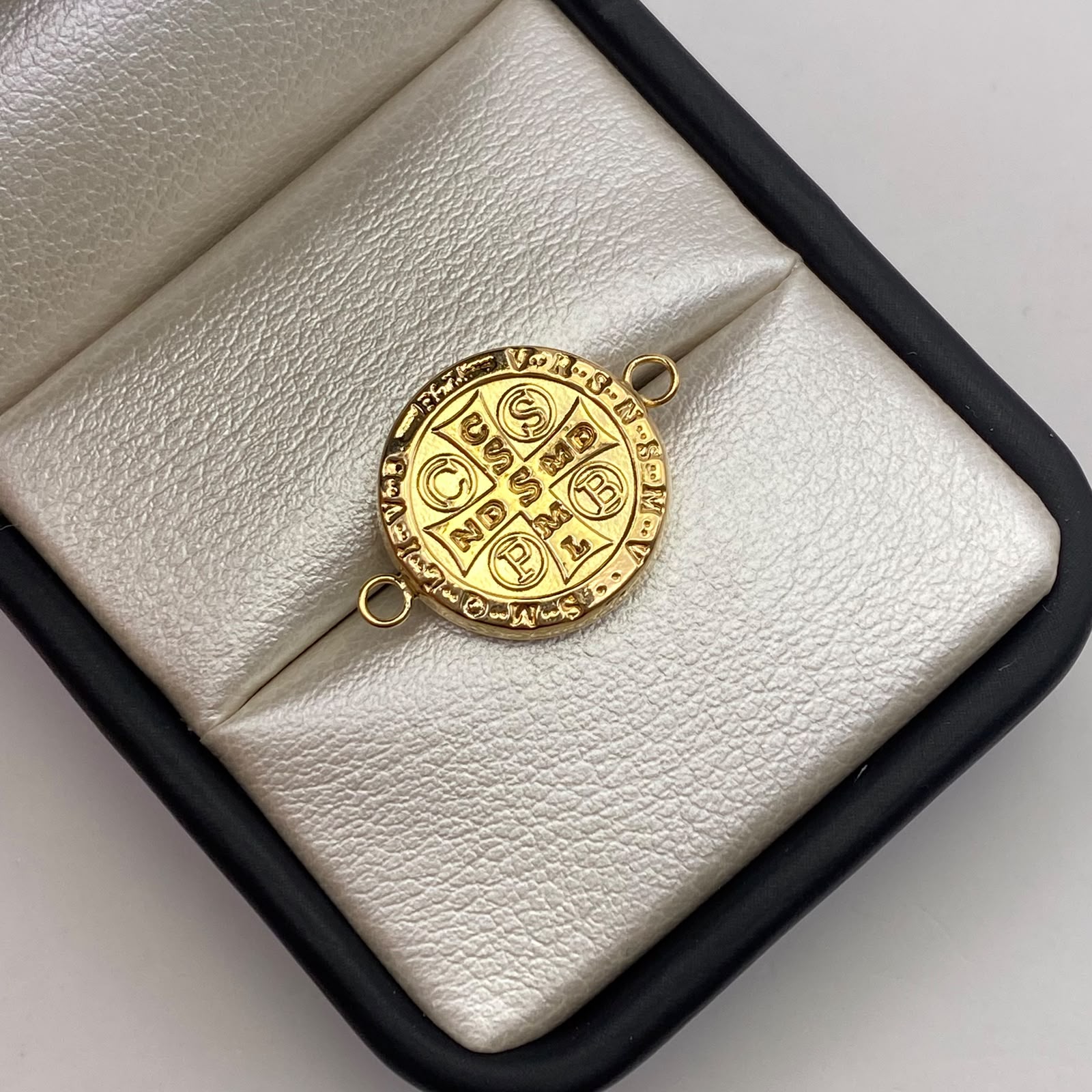 Herraje san benito Oro amarillo 18k 1,07 Gr / 2,2 Cm