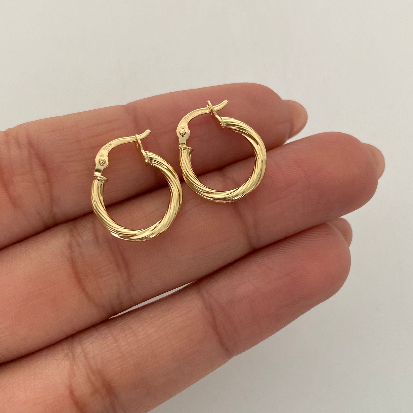 Candonga Entorchada Oro amarillo 18k 0,95 Gr / 1,5 Cm