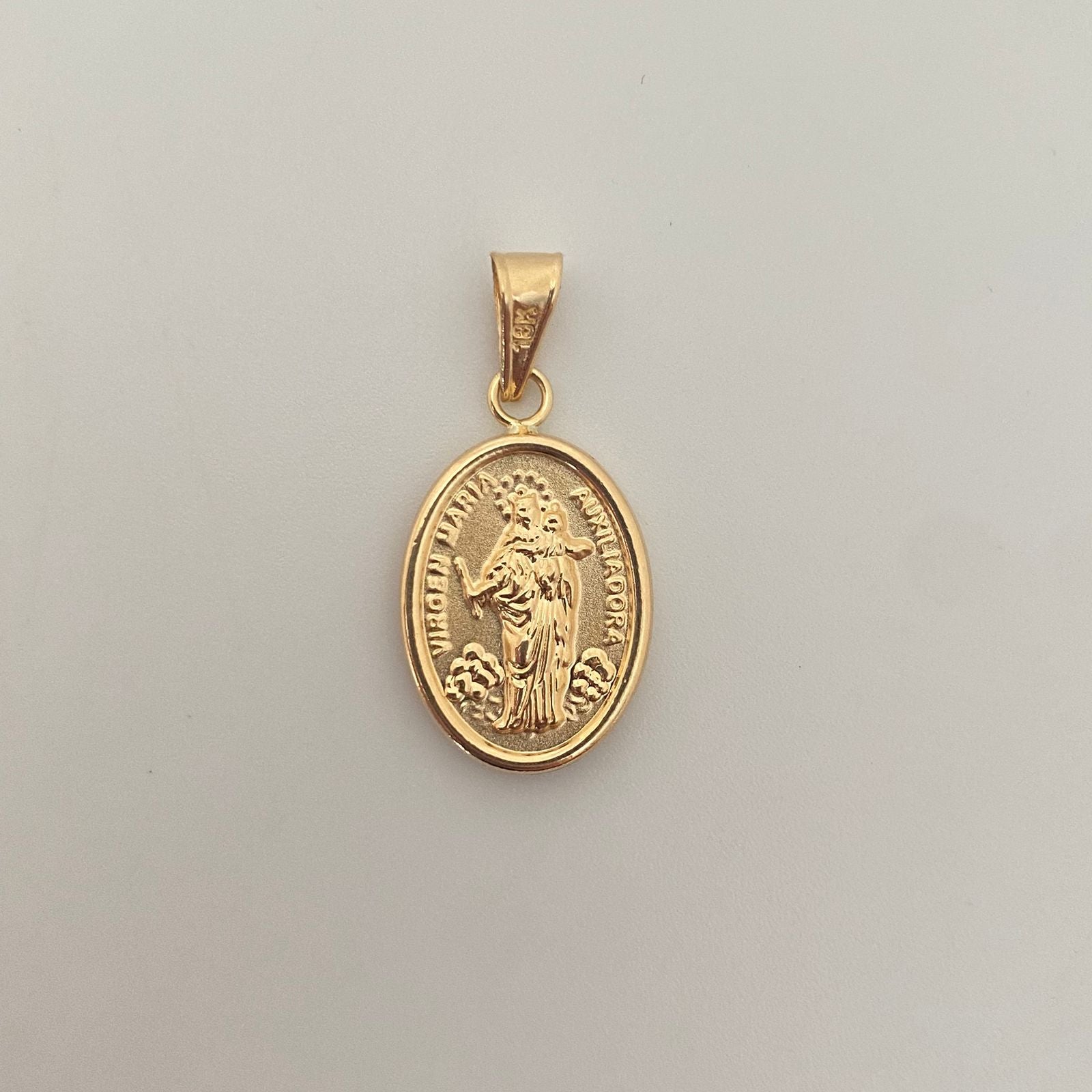 Dije Virgen maría auxiliadora Oro amarillo 18k 1,5 Gr / 3,0 Cm