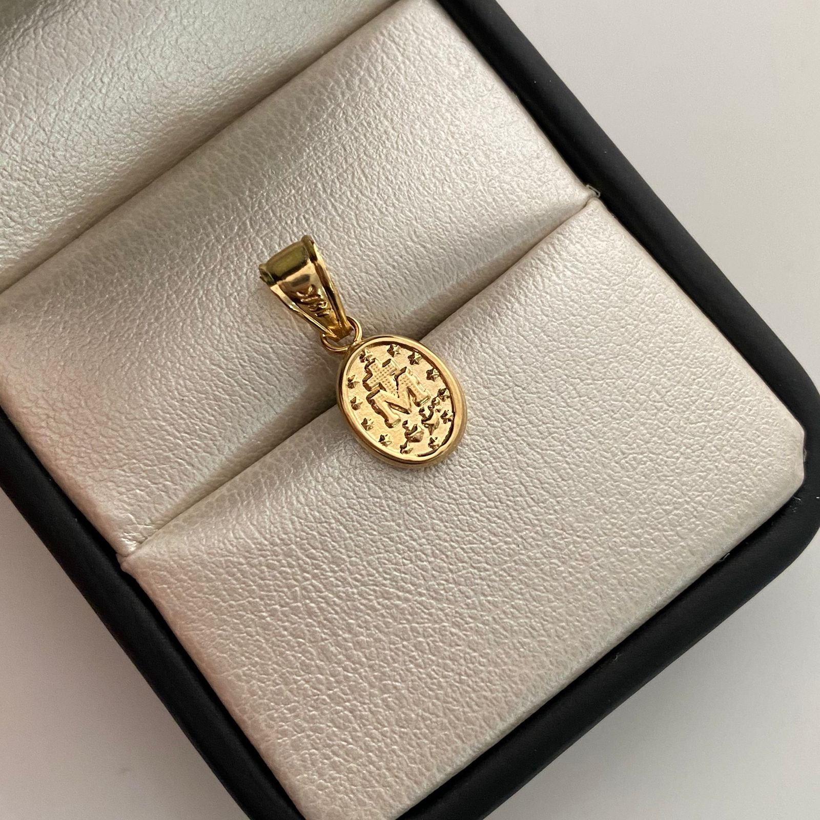 Dije Virgen Milagrosa Oro amarillo 18k 0,55 Gr / 8,2 mm / 1,8 Cm