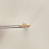 Anillo huella con circones blancos  Oro amarillo 18k / Talla 7 3/4 / 1,35 Gr