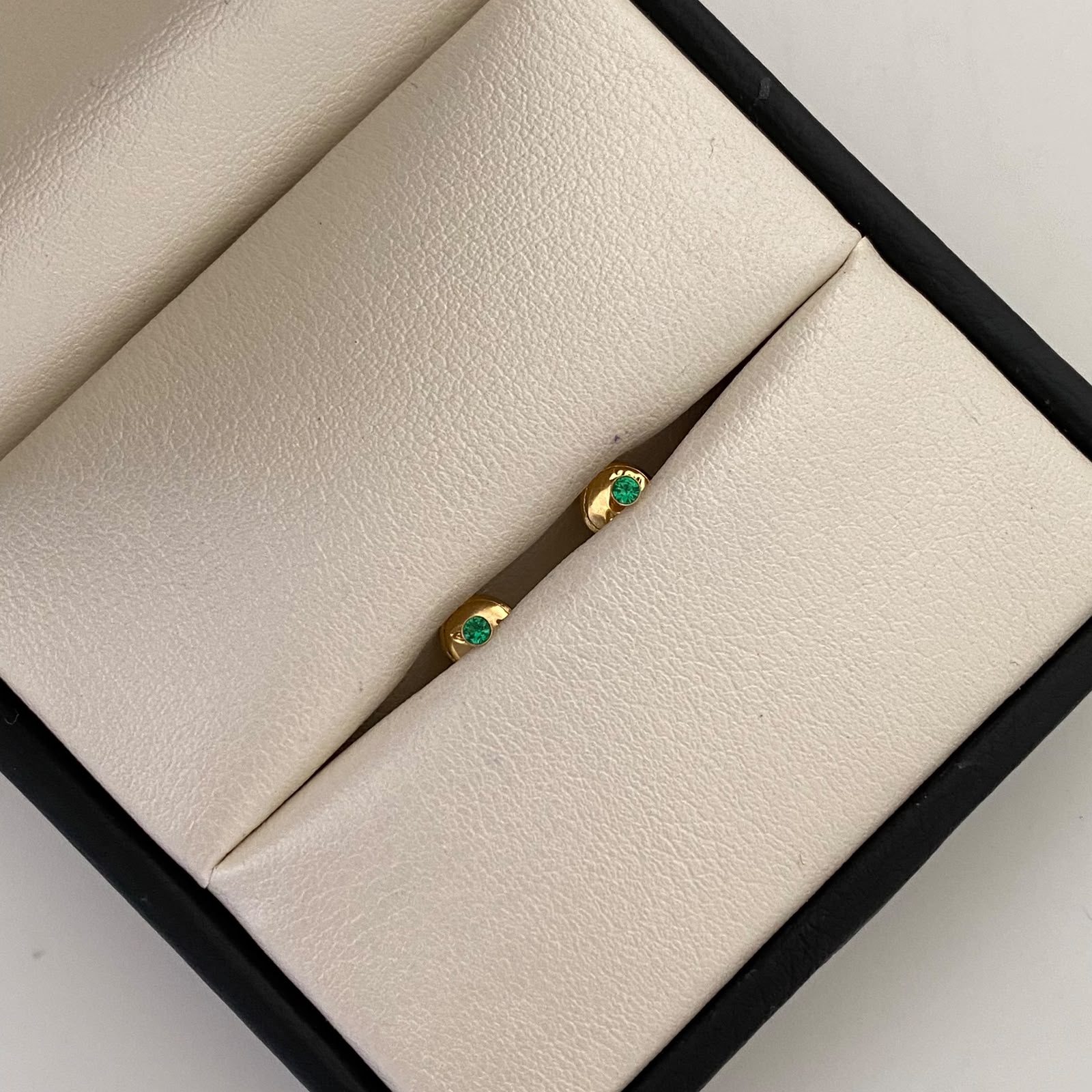 Topos Circon Verde Oro amarillo 18k 0,35 Gr / 2,7 mm