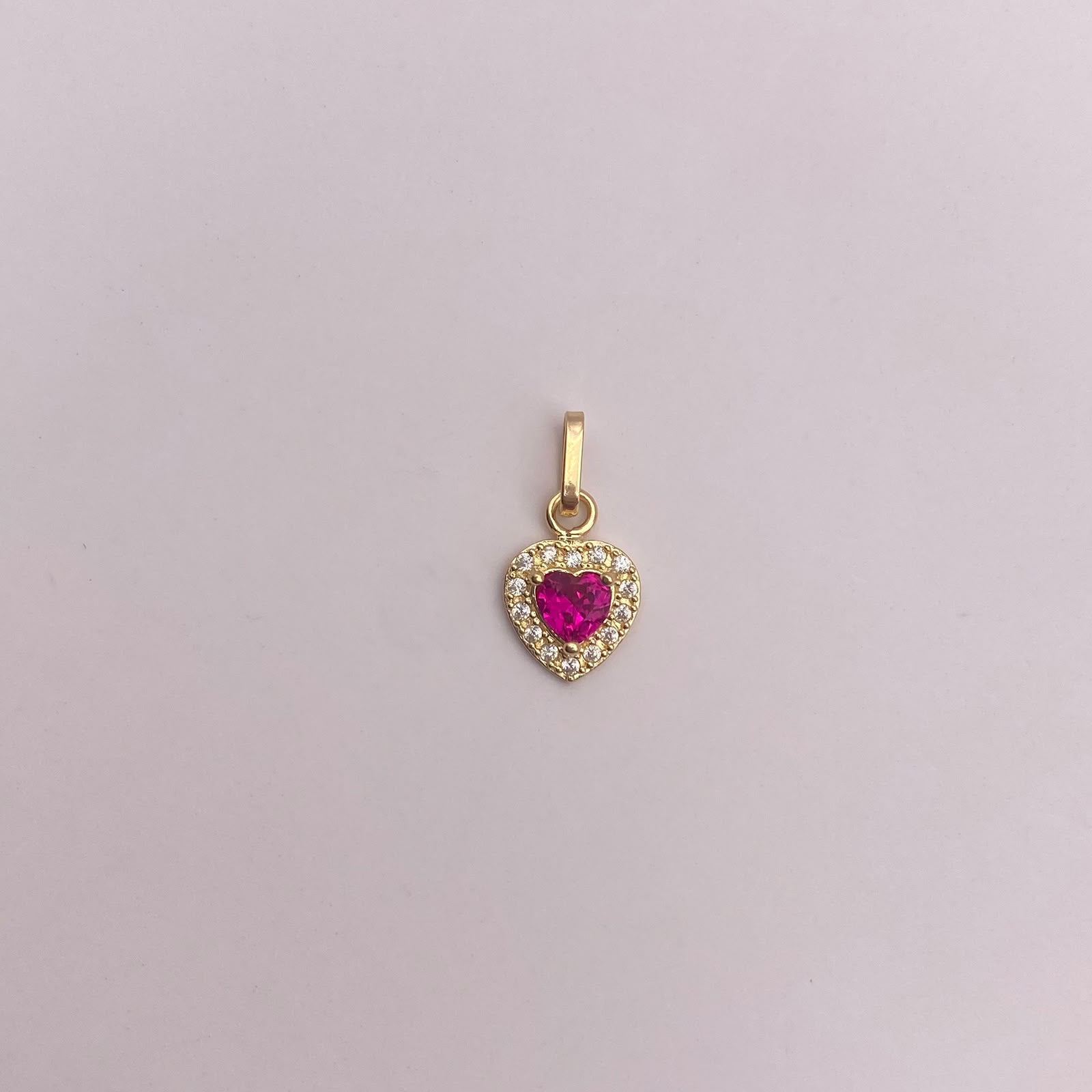Dije Corazon circones blancos y fucsia Oro amarillo 18k 0,65 Gr / 7,7 mm / 1,5 Cm