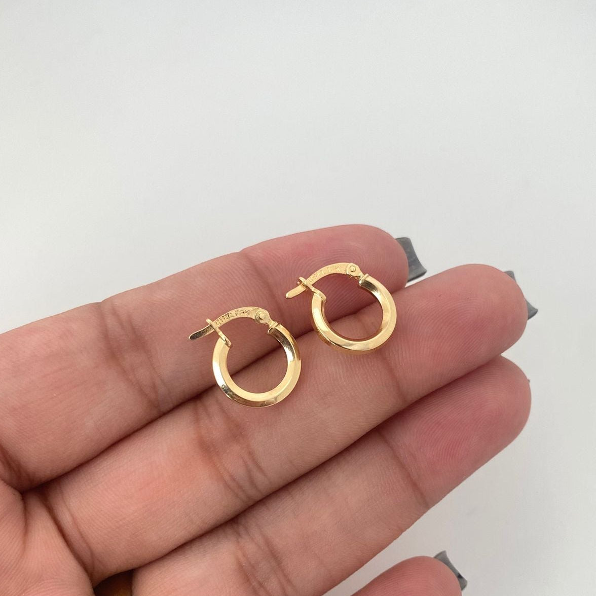 Candonga lisa Oro amarillo 18k 1,2 Gr / 1,5 Cm